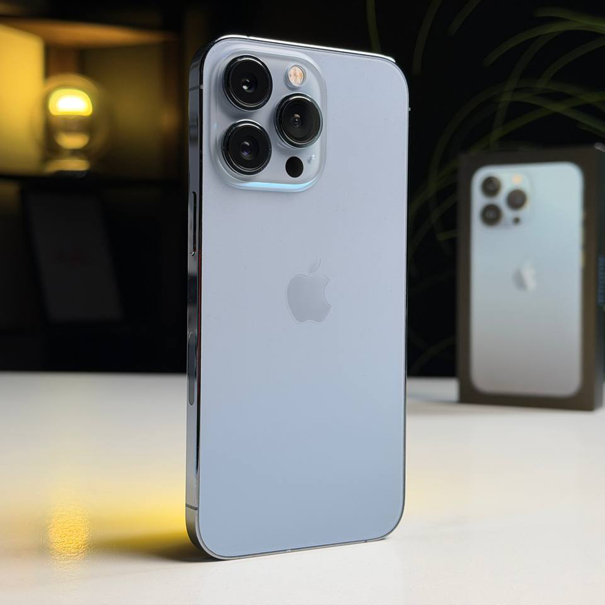 ВЖИВАНИЙ Б/У Apple iPhone 13 Pro 256GB Sierra Blue (MLU03, MLVP3) - Стан: гарний | Акумулятор: 100% | Комплектація: повний | Гарантія: 3 міс.