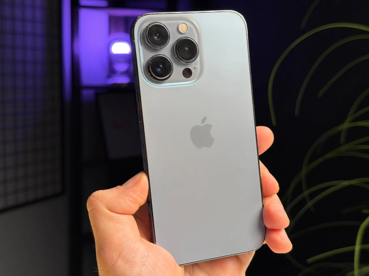 ВЖИВАНИЙ Б/У Apple iPhone 13 Pro 512GB Sierra Blue (MLU73, MLVU3) - Стан: гарний | Акумулятор: 100% | Комплектація: iPhone, кабель | Гарантія: 3 міс.