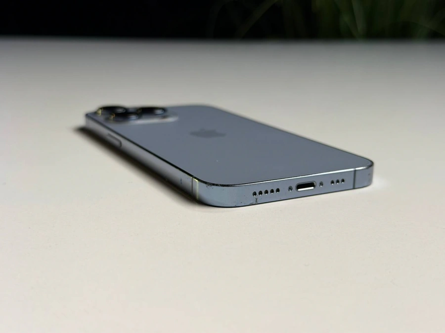 ВЖИВАНИЙ Б/У Apple iPhone 13 Pro 512GB Sierra Blue (MLU73, MLVU3) - Стан: гарний | Акумулятор: 100% | Комплектація: iPhone, кабель | Гарантія: 3 міс.