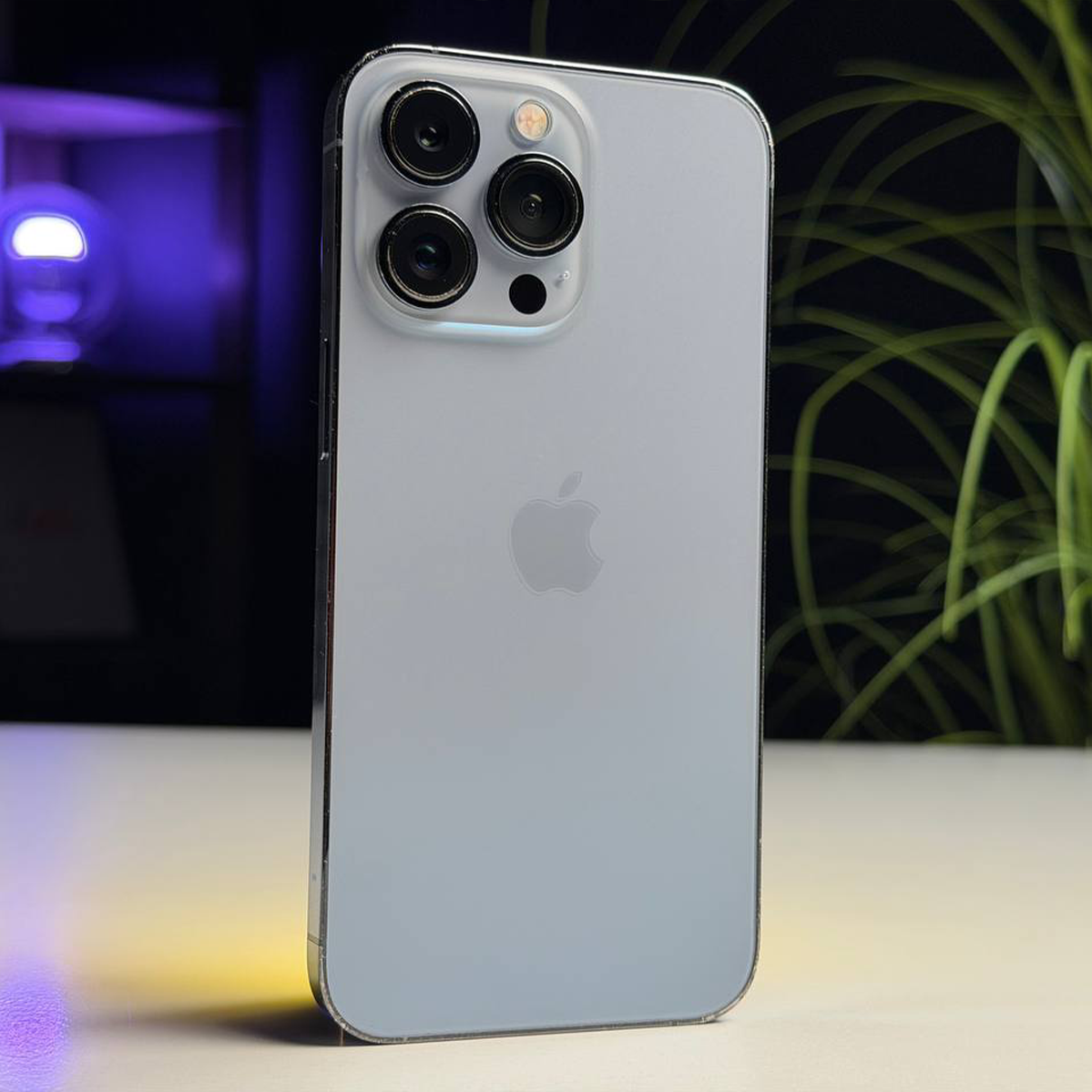 ВЖИВАНИЙ Б/У Apple iPhone 13 Pro 512GB Sierra Blue (MLU73, MLVU3) - Стан: гарний | Акумулятор: 100% | Комплектація: iPhone, кабель | Гарантія: 3 міс.