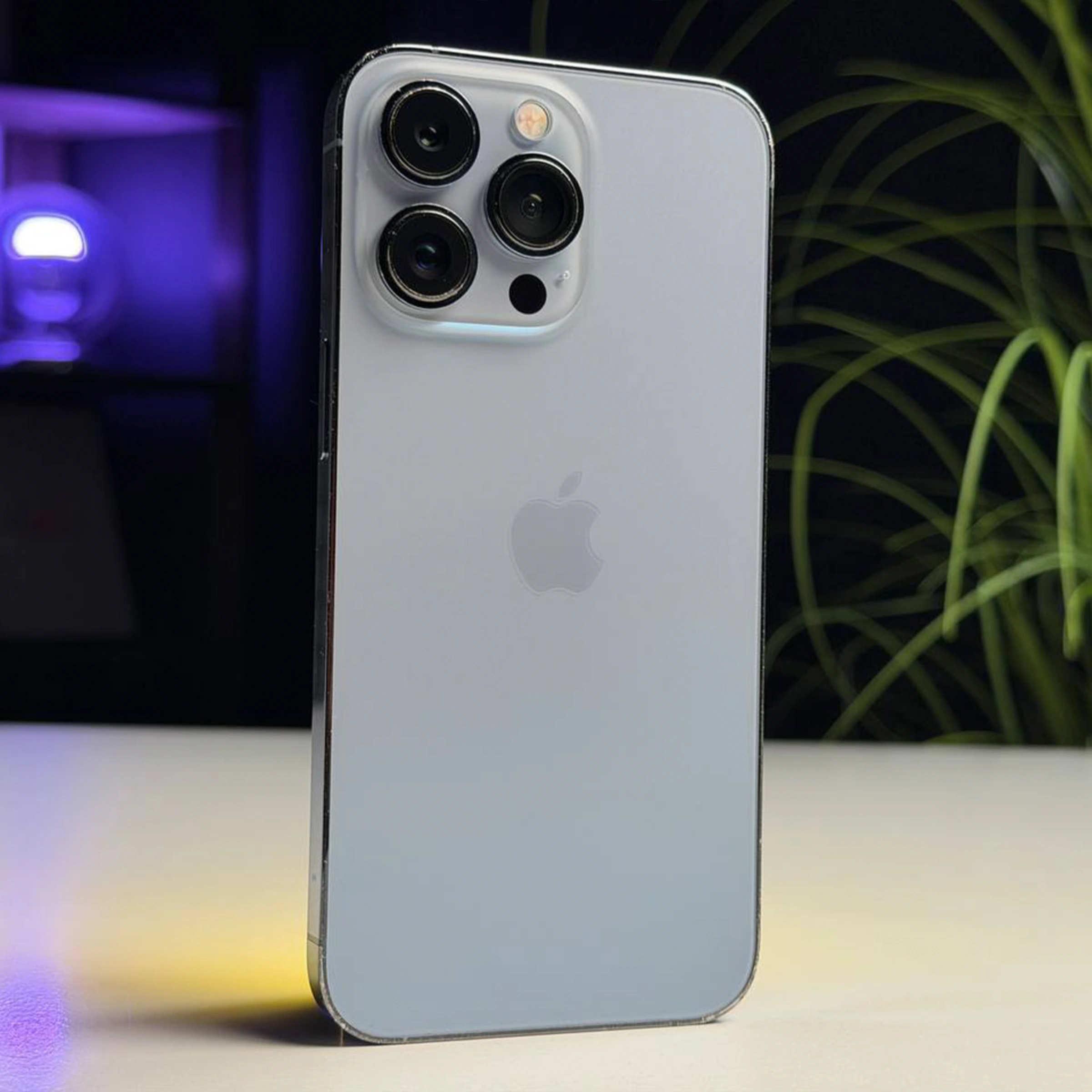 ВЖИВАНИЙ Б/У Apple iPhone 13 Pro 512GB Sierra Blue (MLU73, MLVU3) - Стан: гарний | Акумулятор: 100% | Комплектація: iPhone, кабель | Гарантія: 3 міс.