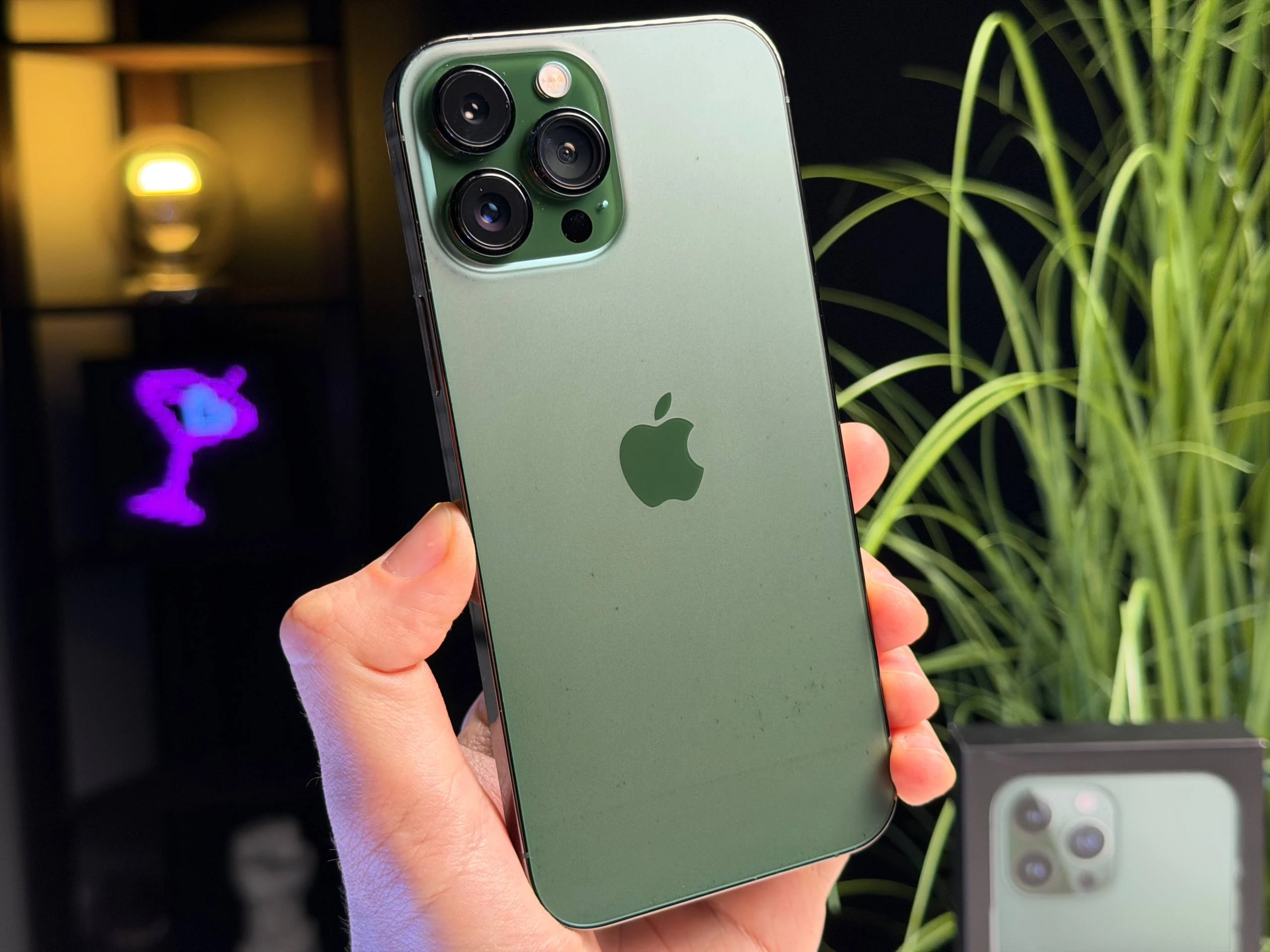ВЖИВАНИЙ Б/У Apple iPhone 13 Pro Max 128GB Alpine Green (MNCP3, MNCY3) - Состояние: идеальный | Аккумулятор: 100% | Комплектация: полный | Гарантия: 3 мес.