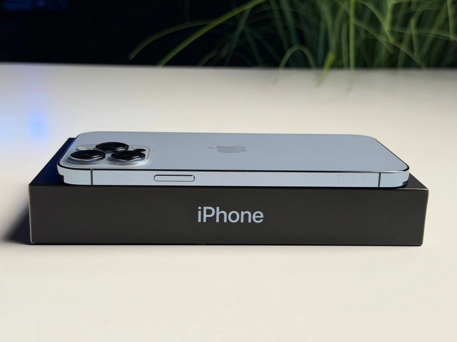 ВЖИВАНИЙ Б/У Apple iPhone 13 Pro Max 128GB Sierra Blue (MLKP3, MLL93) - Стан: гарний | Акумулятор: 100% | Комплектація: повний | Гарантія: 3 міс.