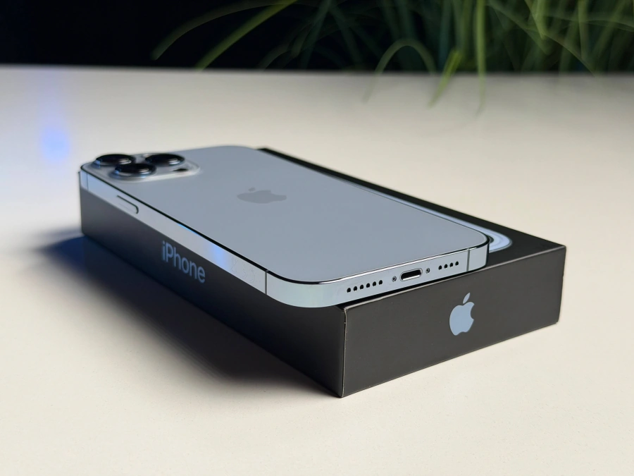ВЖИВАНИЙ Б/У Apple iPhone 13 Pro Max 128GB Sierra Blue (MLKP3, MLL93) - Стан: гарний | Акумулятор: 100% | Комплектація: повний | Гарантія: 3 міс.