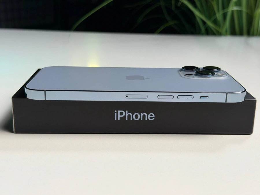 ВЖИВАНИЙ Б/У Apple iPhone 13 Pro Max 128GB Sierra Blue (MLKP3, MLL93) - Стан: гарний | Акумулятор: 100% | Комплектація: повний | Гарантія: 3 міс.