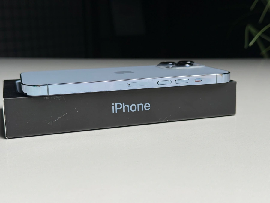 ВЖИВАНИЙ Б/У Apple iPhone 13 Pro Max 128GB Sierra Blue (MLKP3, MLL93) - Стан: гарний | Акумулятор: 100% | Комплектація: повний | Гарантія: 3 міс.
