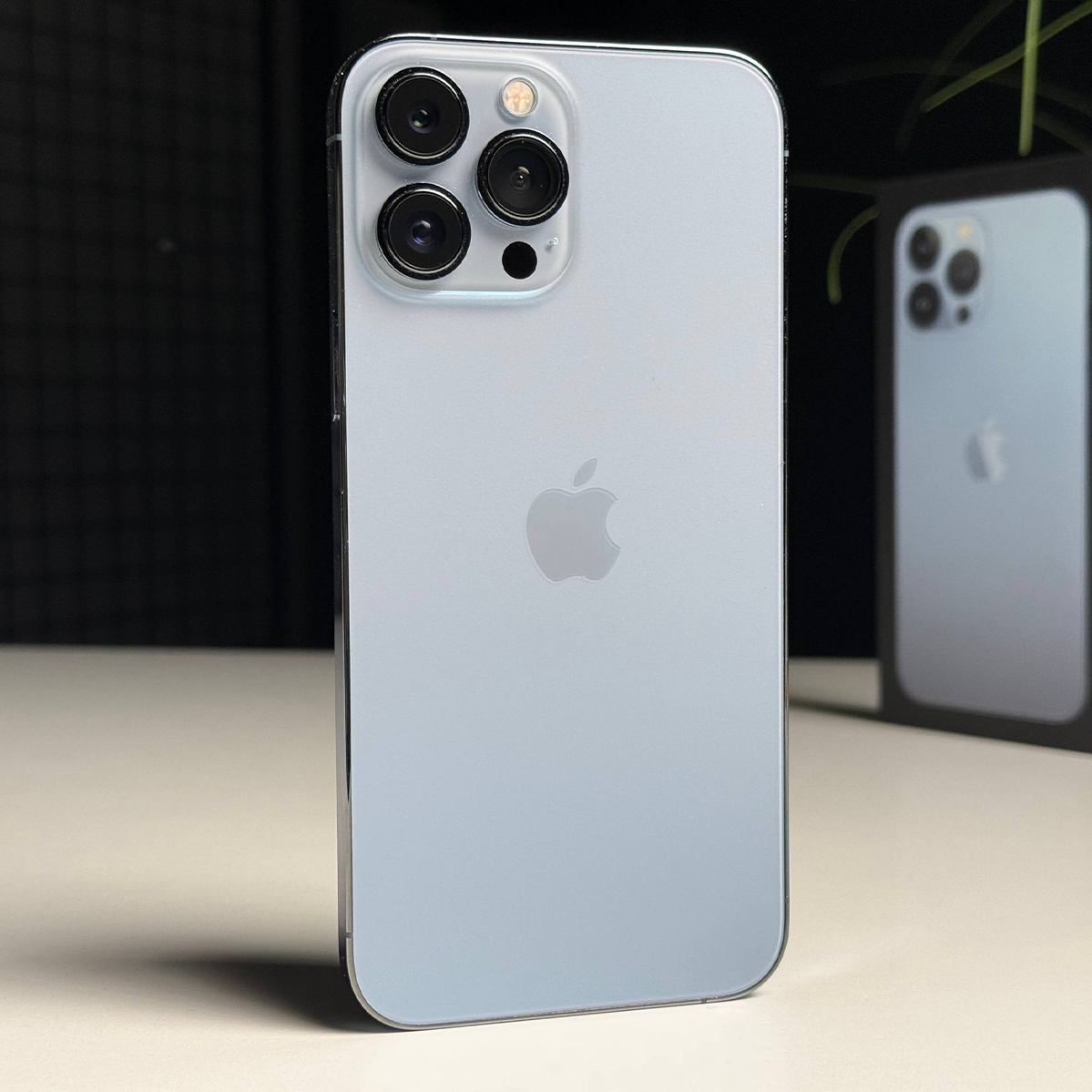 ВЖИВАНИЙ Б/У Apple iPhone 13 Pro Max 128GB Sierra Blue (MLKP3, MLL93) - Стан: гарний | Акумулятор: 100% | Комплектація: повний | Гарантія: 3 міс.