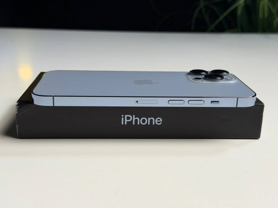 ВЖИВАНИЙ Б/У Apple iPhone 13 Pro Max 1TB Sierra Blue (MLL53, MLLN3) - Стан: гарний | Акумулятор: 100% | Комплектація: повний | Гарантія: 3 міс.