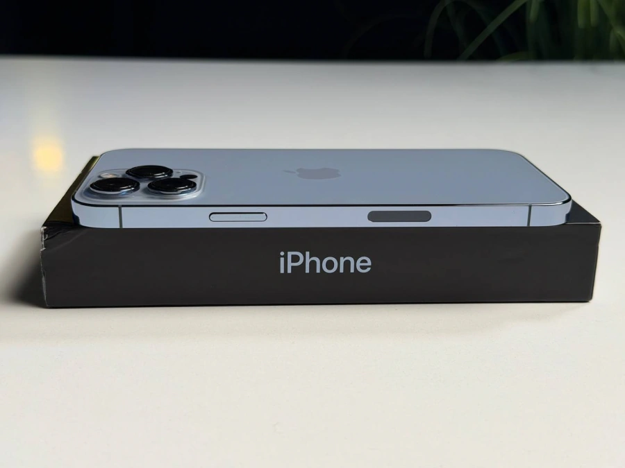 ВЖИВАНИЙ Б/У Apple iPhone 13 Pro Max 1TB Sierra Blue (MLL53, MLLN3) - Стан: гарний | Акумулятор: 100% | Комплектація: повний | Гарантія: 3 міс.