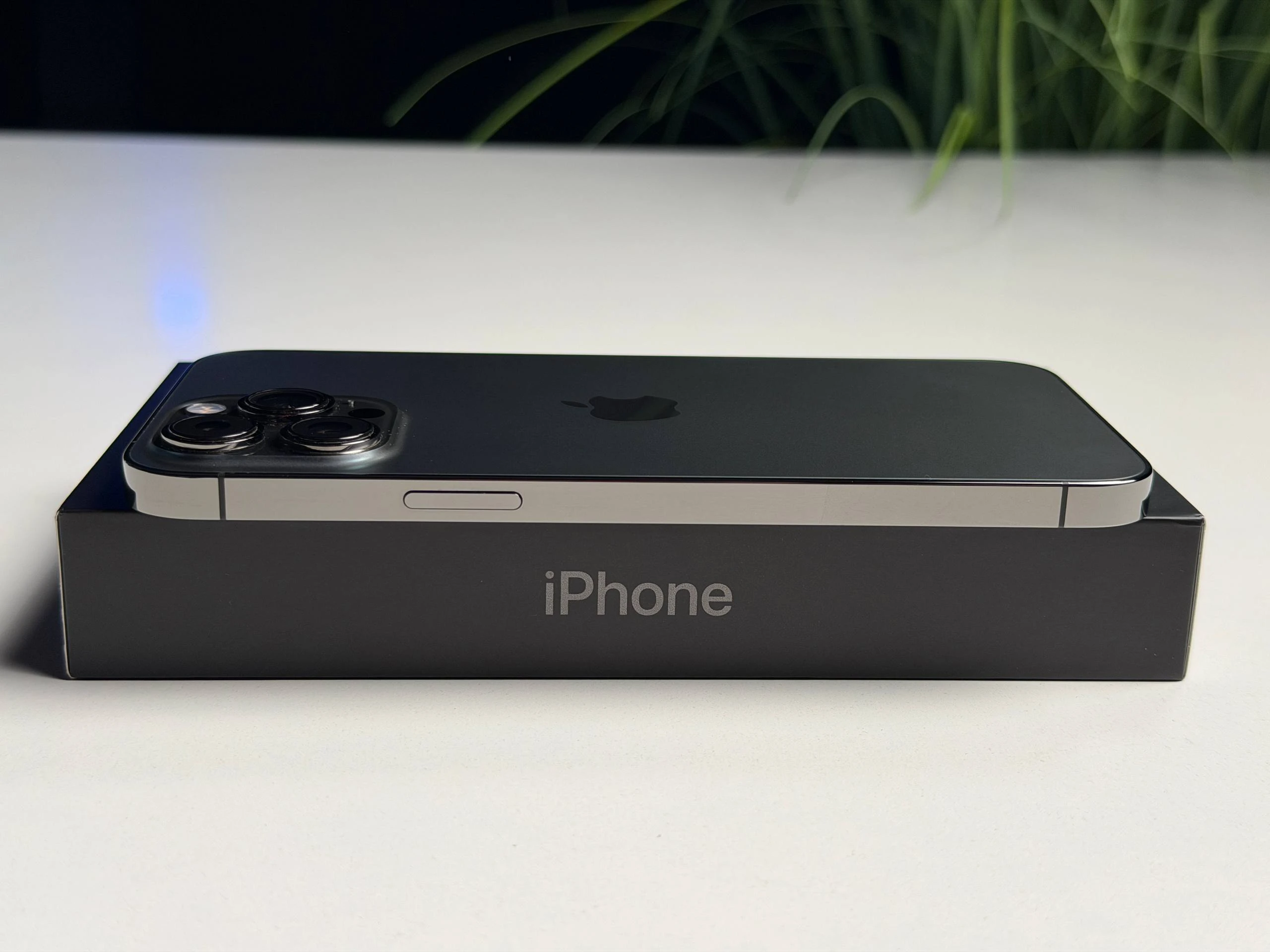 ВЖИВАНИЙ Б/У Apple iPhone 13 Pro Max 512GB Graphite (MLKW3, MLLF3) - Состояние: хороший | Аккумулятор: 100% | Комплектация: полный | Гарантия: 3 мес.