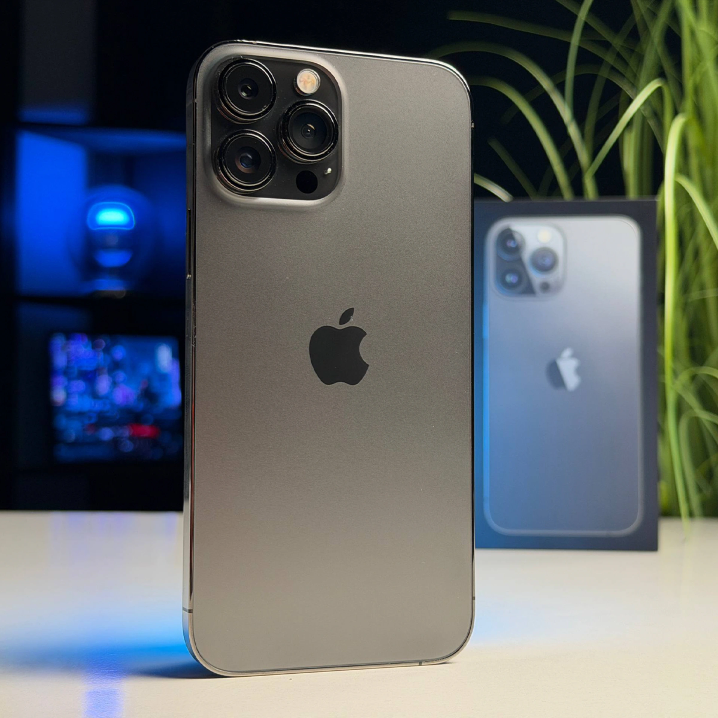 ВЖИВАНИЙ Б/У Apple iPhone 13 Pro Max 512GB Graphite (MLKW3, MLLF3) - Состояние: хороший | Аккумулятор: 100% | Комплектация: полный | Гарантия: 3 мес.