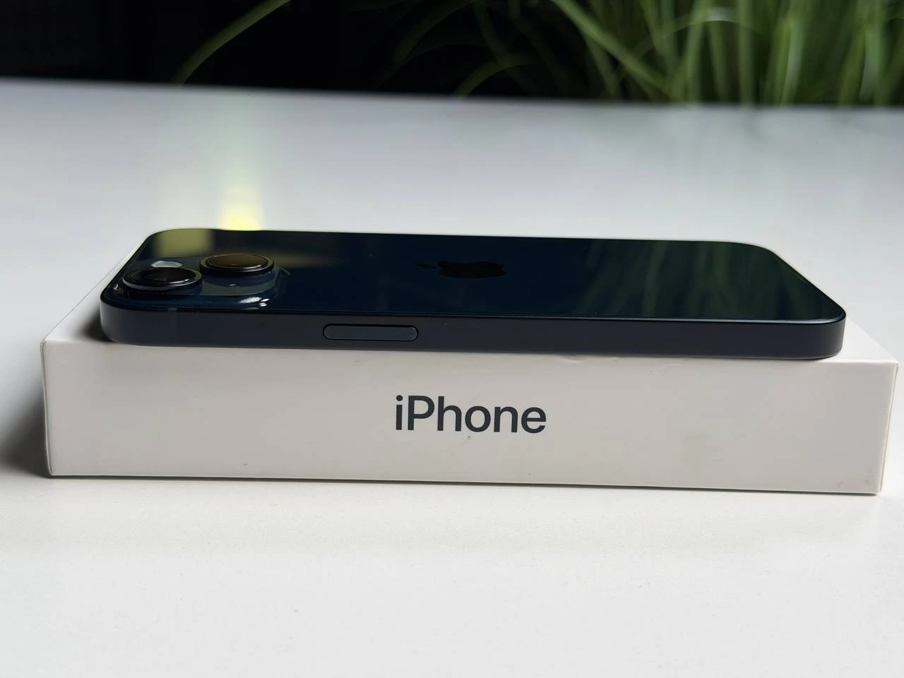 ВЖИВАНИЙ Б/У Apple iPhone 14 128GB Midnight (MPUF3) - Стан: гарний | Акумулятор: 100% | Комплектація: повний | Гарантія: 3 міс.