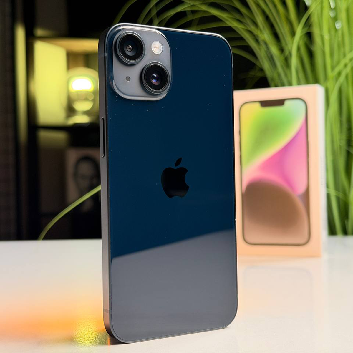 ВЖИВАНИЙ Б/У Apple iPhone 14 128GB Midnight (MPUF3) - Стан: гарний | Акумулятор: 100% | Комплектація: повний | Гарантія: 3 міс.