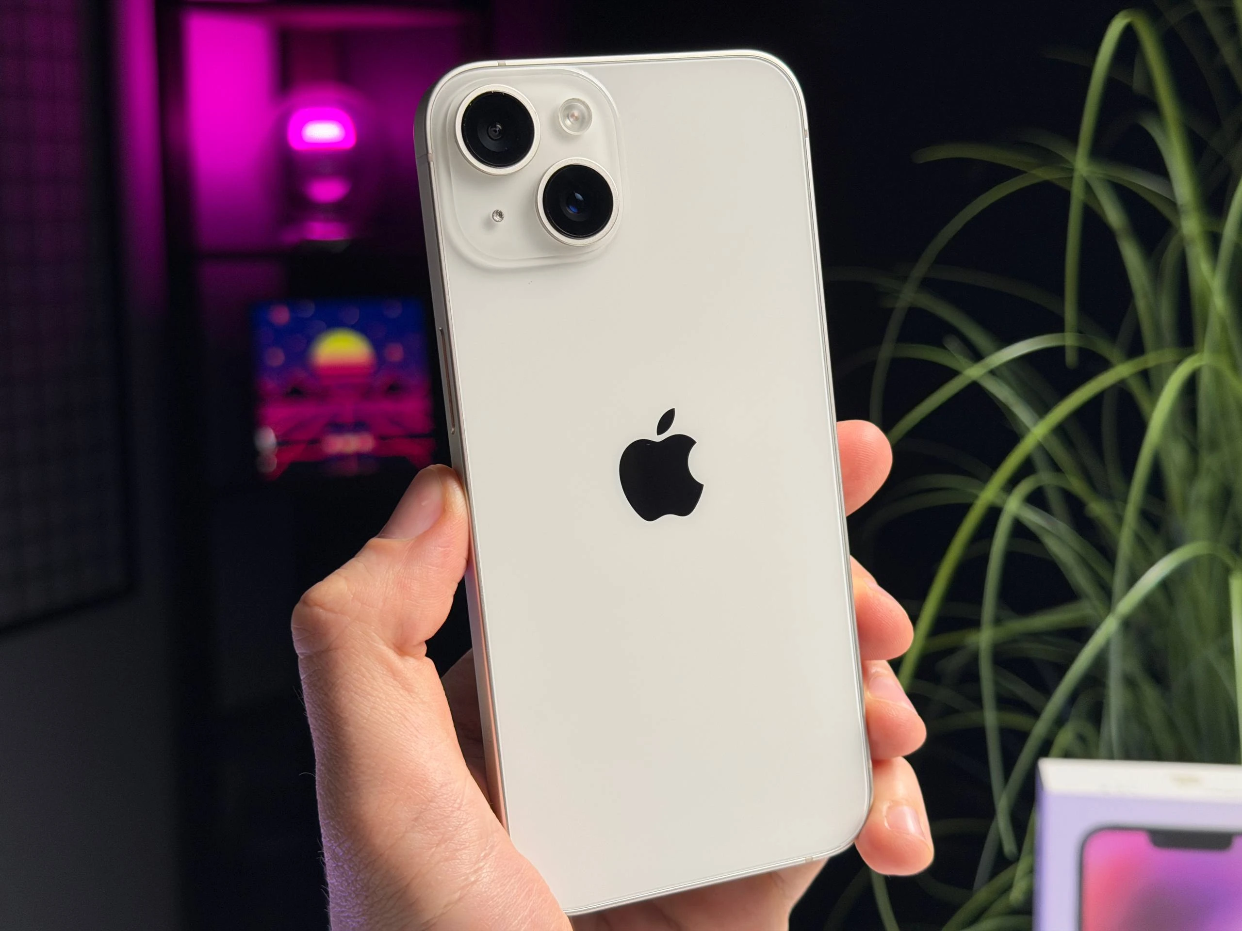 ВЖИВАНИЙ Б/У Apple iPhone 14 128GB Starlight (MPUR3) - Состояние: хороший | Аккумулятор: 100% | Комплектация: полный | Гарантия: 3 мес.