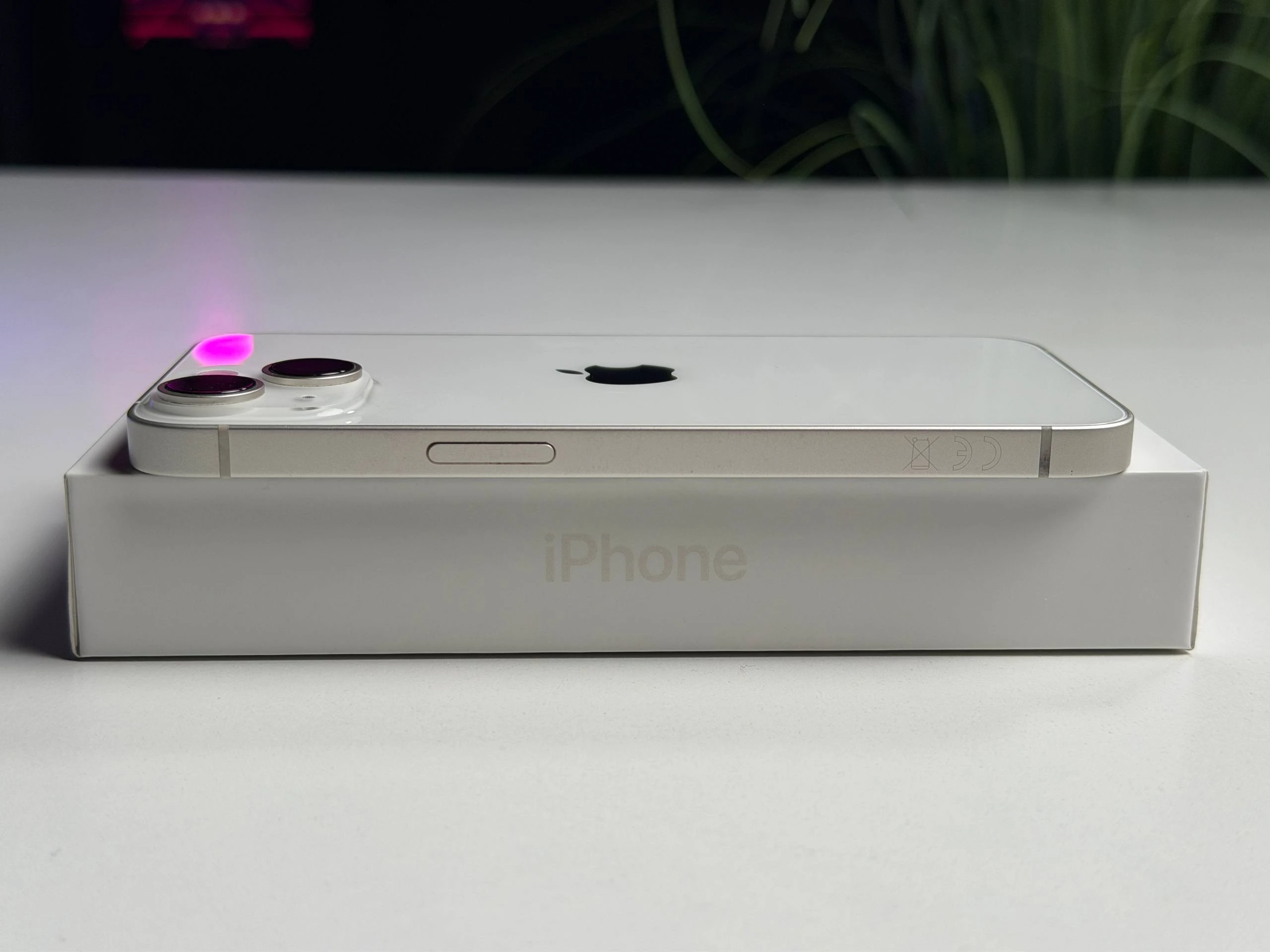 ВЖИВАНИЙ Б/У Apple iPhone 14 128GB Starlight (MPUR3) - Состояние: хороший | Аккумулятор: 100% | Комплектация: полный | Гарантия: 3 мес.