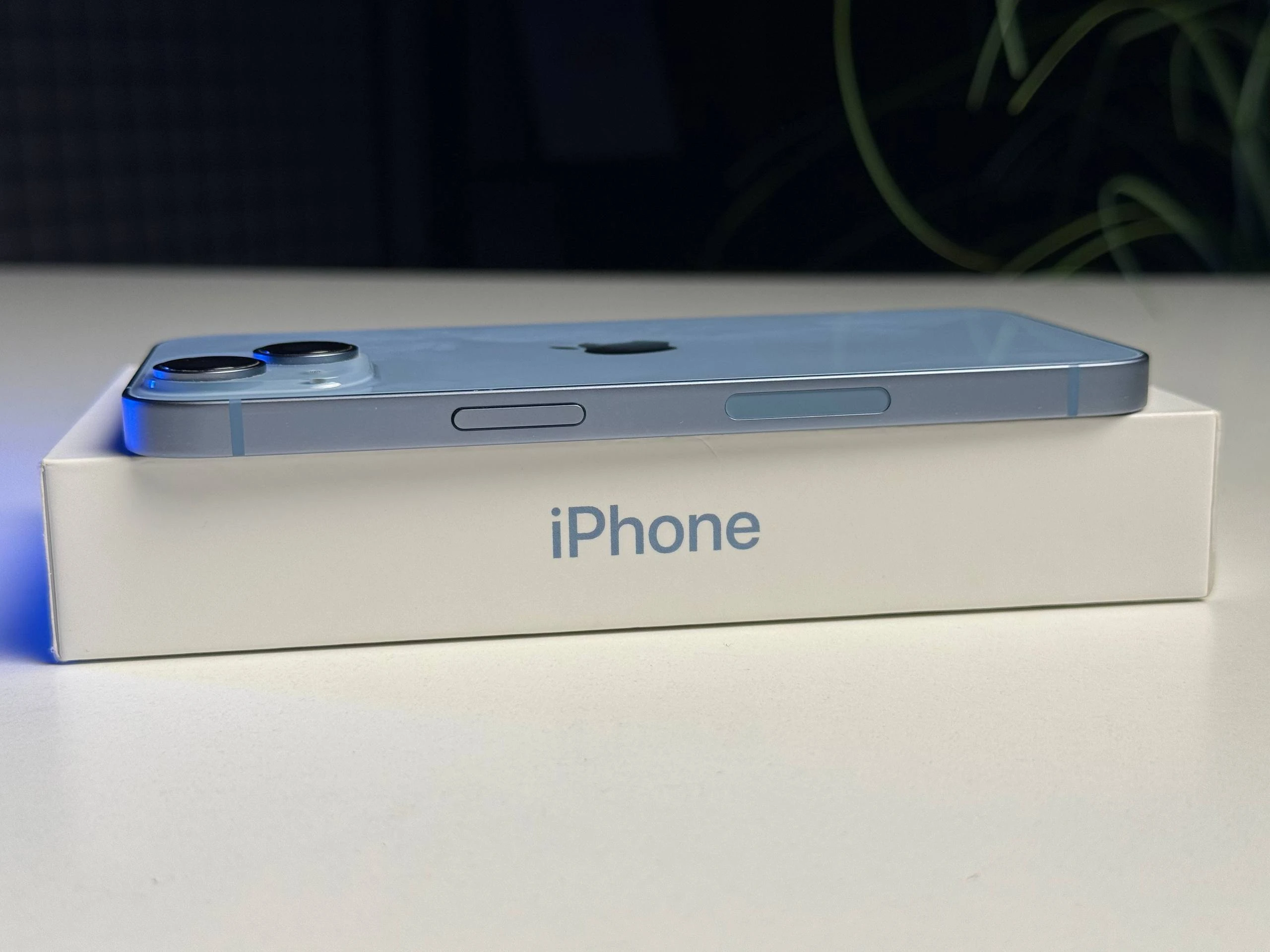 ВЖИВАНИЙ Б/У Apple iPhone 14 256GB Blue eSim (MPWM3) - Состояние: хороший | Аккумулятор: 100% | Комплектация: полный | Гарантия: 3 мес.