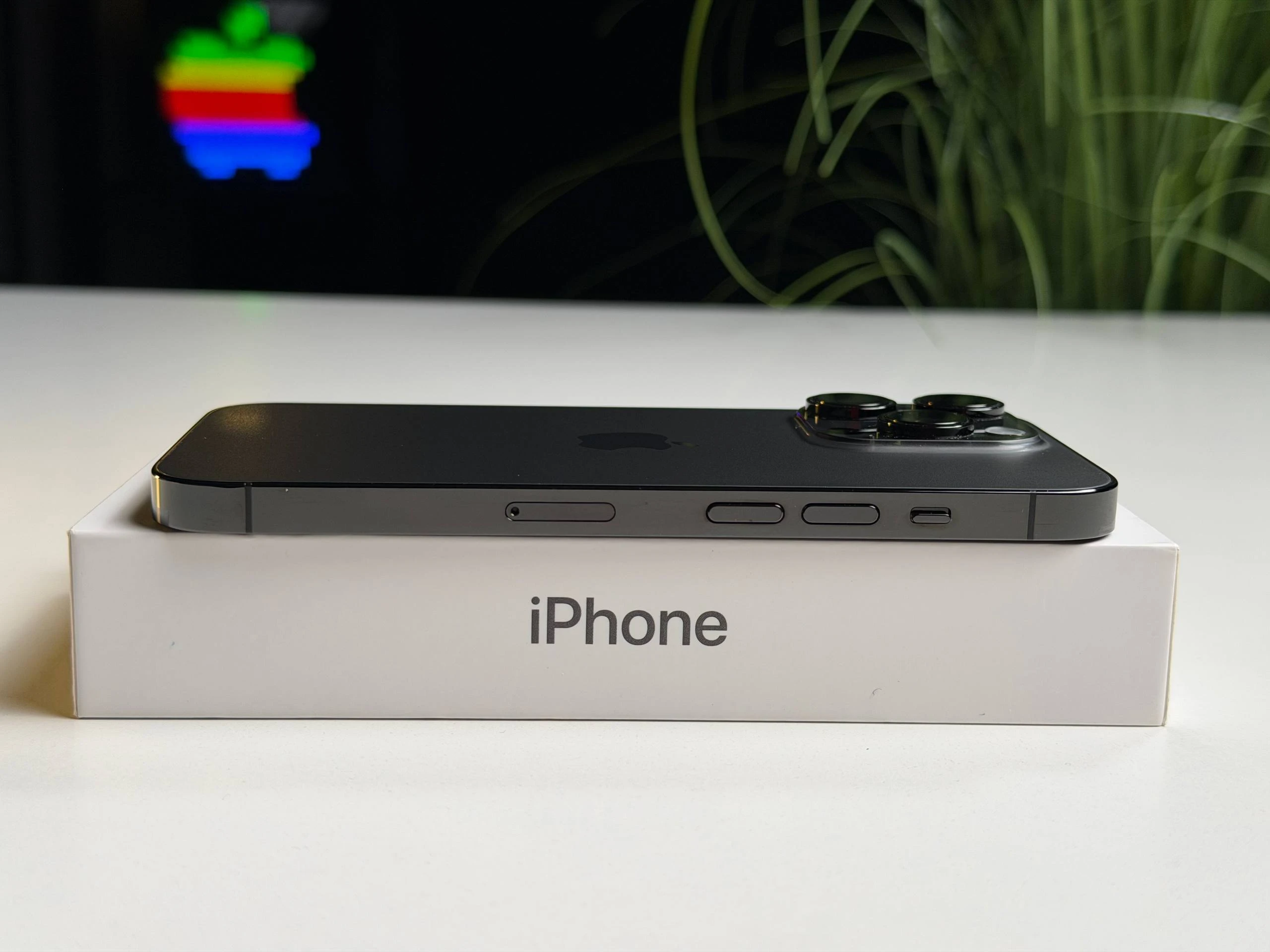 ВЖИВАНИЙ Б/У Apple iPhone 14 Pro 128GB Space Black (MPXV3) - Стан: гарний | Акумулятор: 100% | Комплектація: повний | Гарантія: 3 міс.