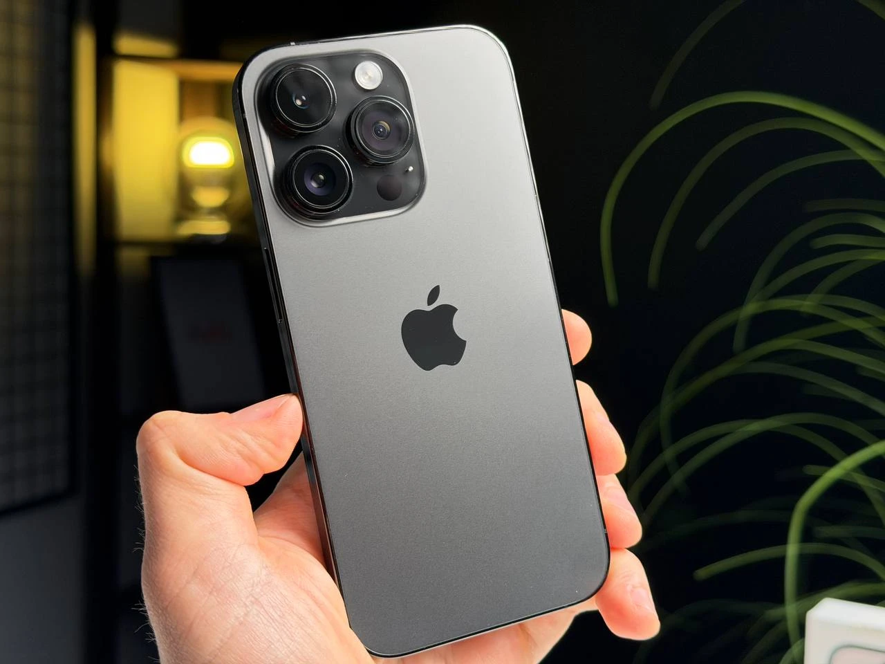 ВЖИВАНИЙ Б/У Apple iPhone 14 Pro 256GB Space Black eSim (MQ0N3) - Стан: гарний | Акумулятор: 100% | Комплектація: повний | Гарантія: 3 міс.