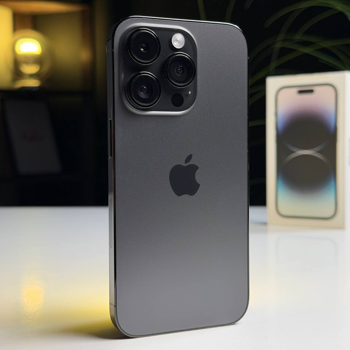 ВЖИВАНИЙ Б/У Apple iPhone 14 Pro 256GB Space Black eSim (MQ0N3) - Стан: гарний | Акумулятор: 100% | Комплектація: повний | Гарантія: 3 міс.