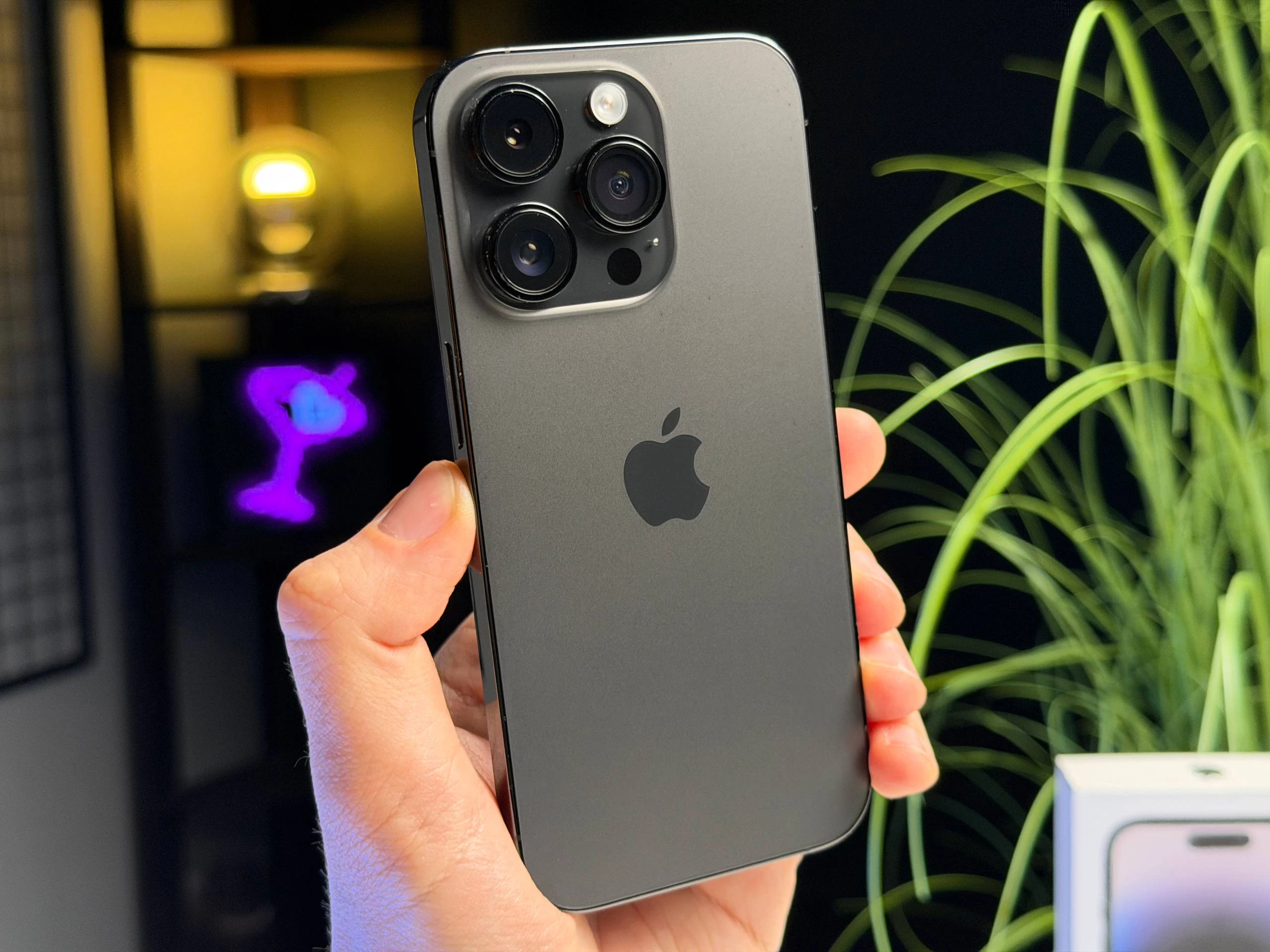 ВЖИВАНИЙ Б/У Apple iPhone 14 Pro 256GB Space Black (MQ0T3) - Состояние: хорошее | Аккумулятор: 100% | Комплектация: полный | Гарантия: 3 мес.