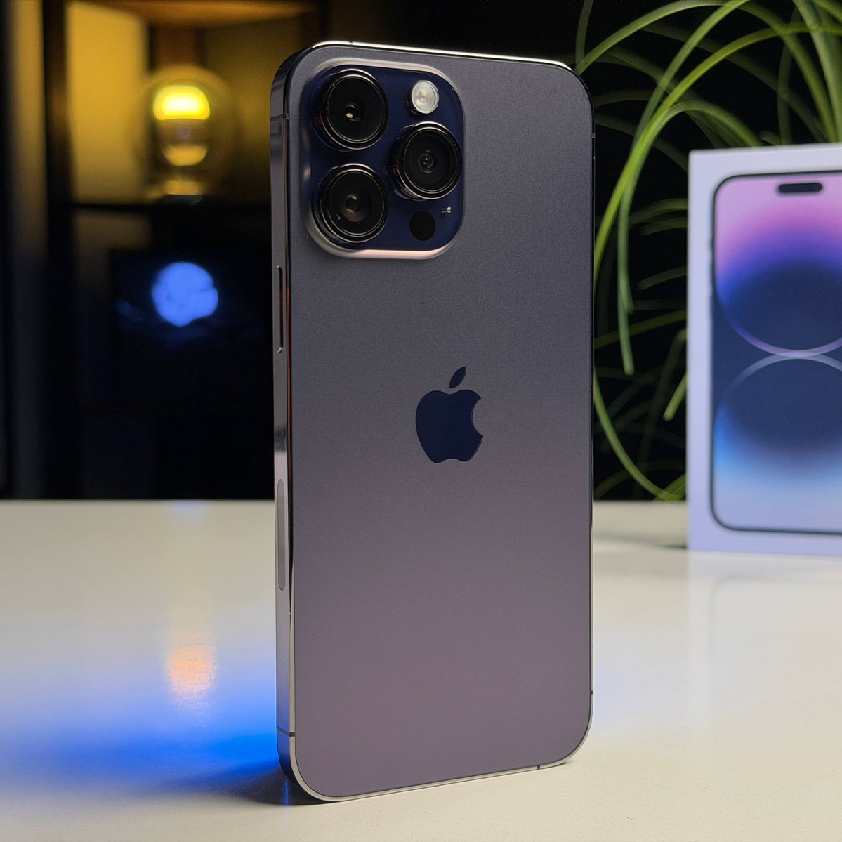 ВЖИВАНИЙ Б/У Apple iPhone 14 Pro Max 256GB Deep Purple eSim (MQ8W3) - Состояние: хороший | Аккумулятор: 100% | Комплектация: полный | Гарантия: 3 мес.