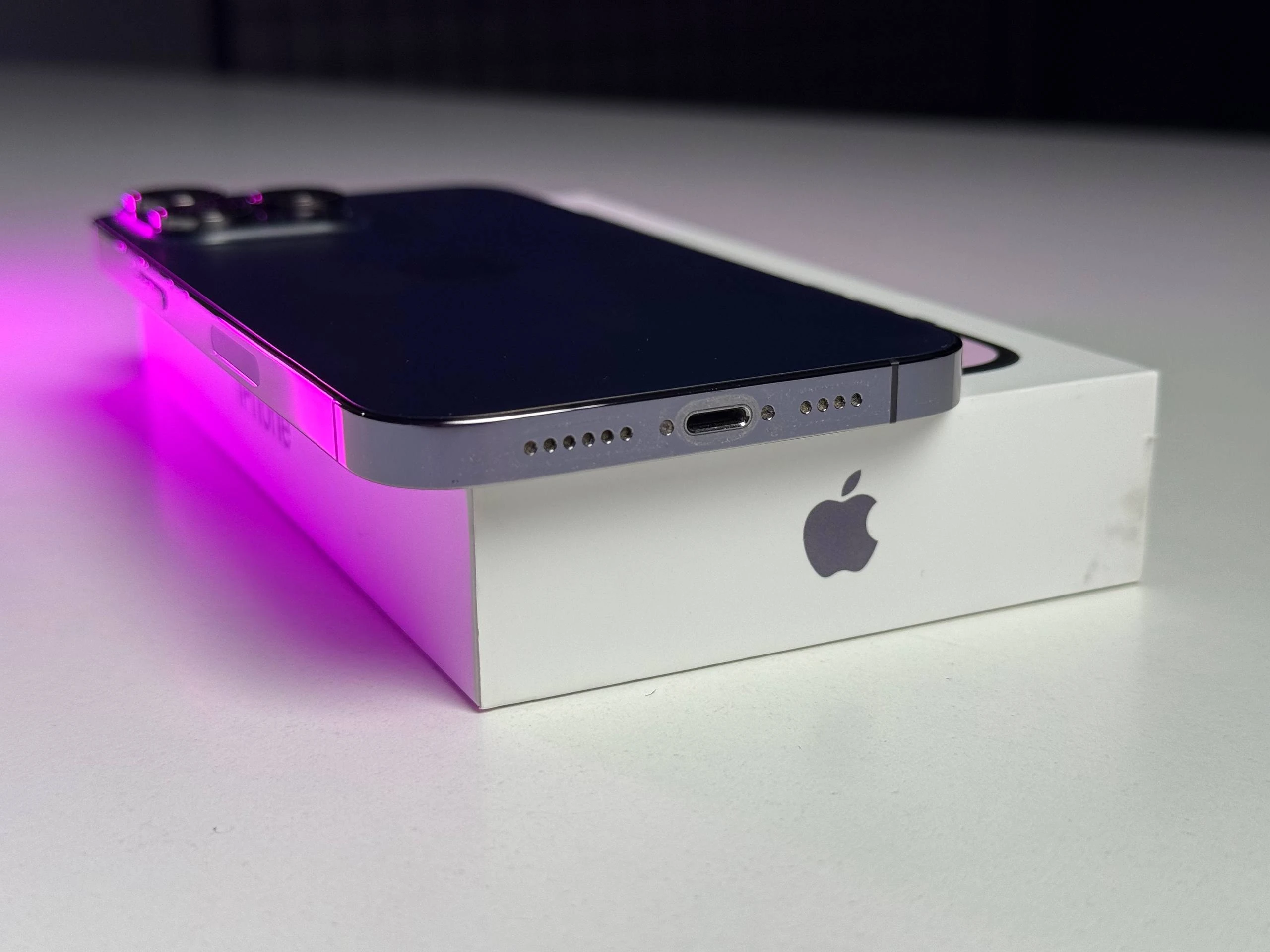 ВЖИВАНИЙ Б/У Apple iPhone 14 Pro Max 256GB Deep Purple eSim (MQ8W3) - Состояние: удовлетворительный | Аккумулятор: 87% | Комплектация: полный | Гарантия: 3 мес.