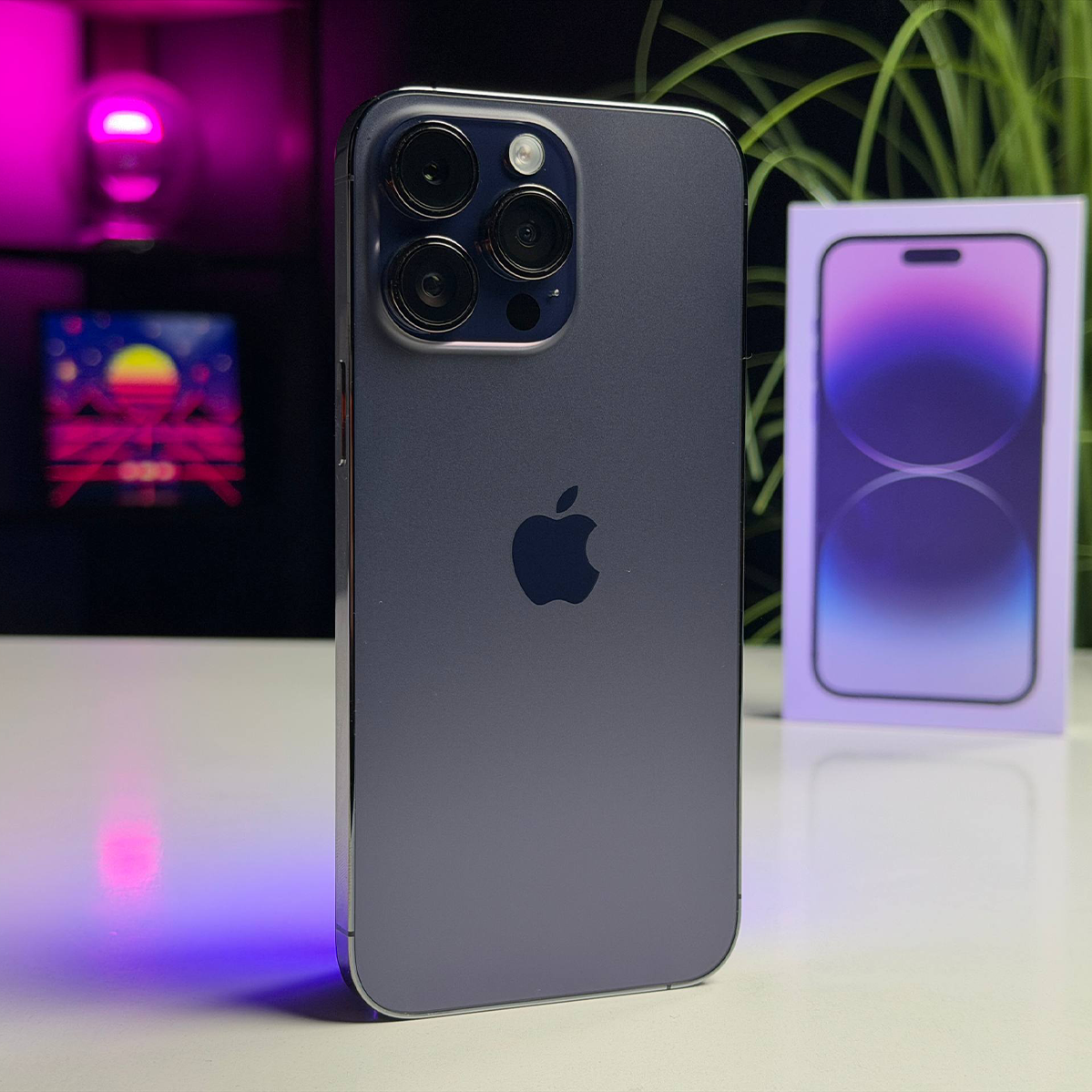 ВЖИВАНИЙ Б/У Apple iPhone 14 Pro Max 256GB Deep Purple (MQ9X3) - Состояние: хороший | Аккумулятор: 100% | Комплектация: полный | Гарантия: 3 мес.