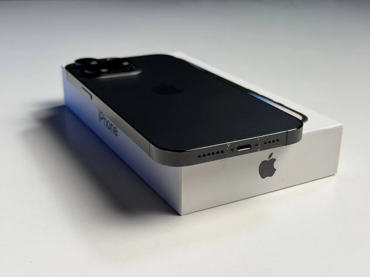 ВЖИВАНИЙ Б/У Apple iPhone 14 Pro Max 256GB Space Black (MQ9U3) - Стан: гарний | Акумулятор: 89% | Комплектація: повний | Гарантія: 3 міс.