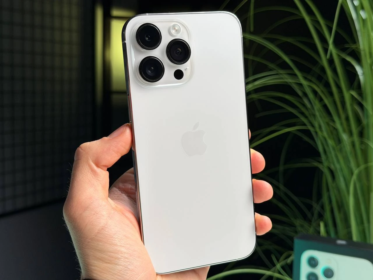 ВЖИВАНИЙ Б/У Apple iPhone 14 Pro Max 512GB Silver (MQAH3) - Стан: гарний | Акумулятор: 100% | Комплектація: iPhone, кабель | Гарантія: 3 міс.