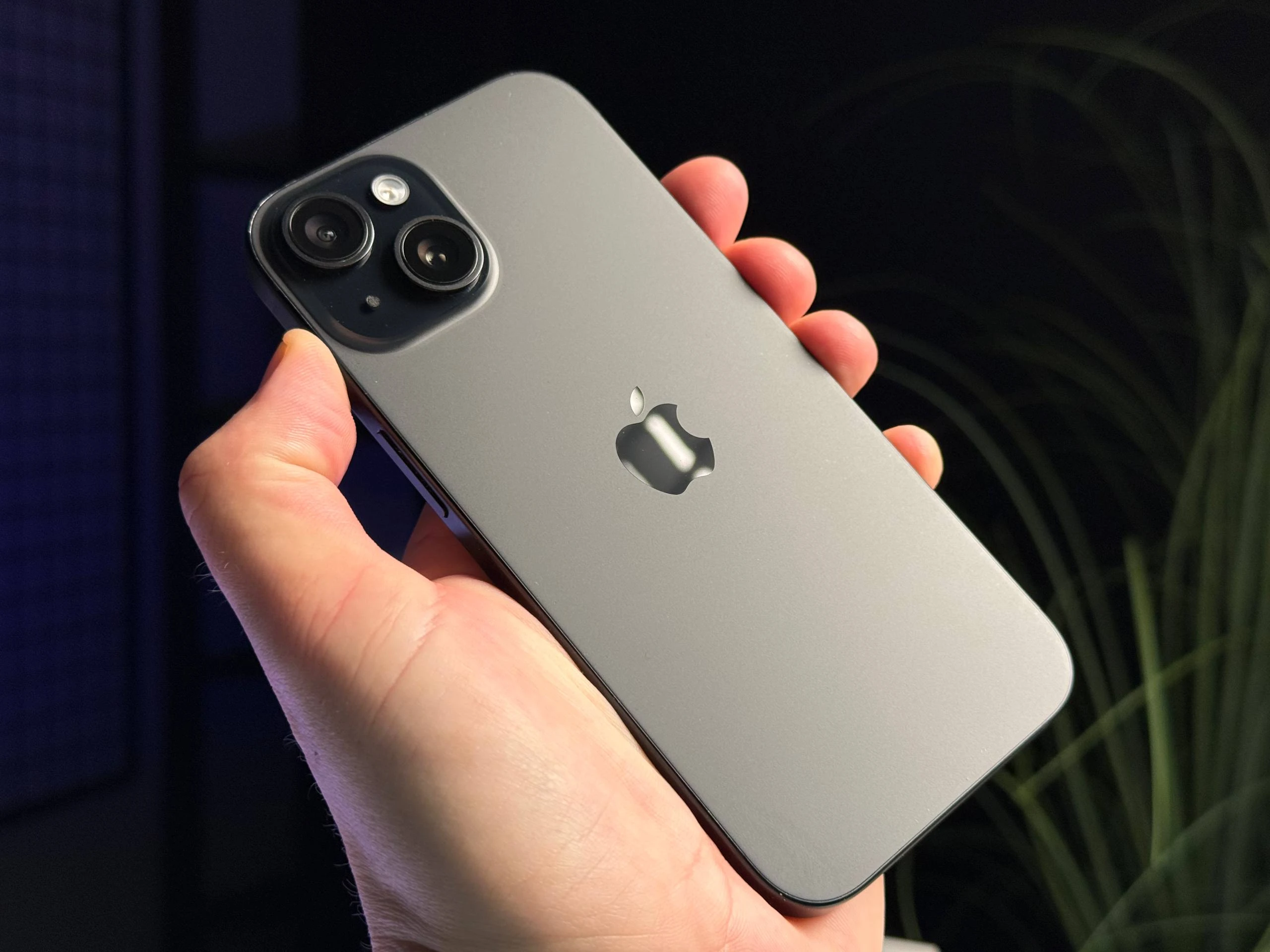 ВЖИВАНИЙ Б/У Apple iPhone 15 128GB Black (MTP03) - Стан: гарний | Акумулятор: 100% | Комплектація: повний | Гарантія: 3 міс.