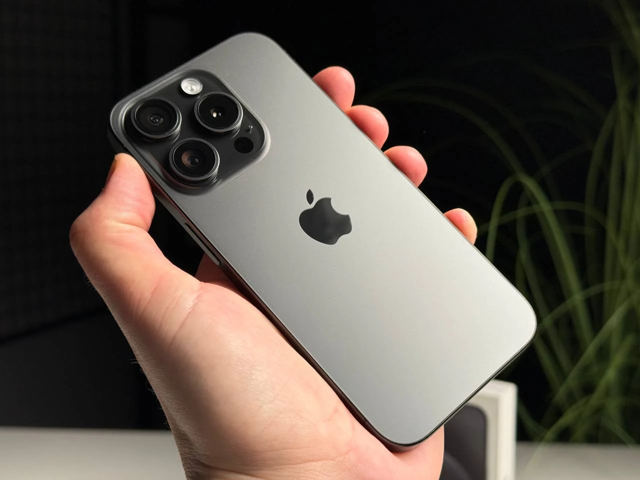 ВЖИВАНИЙ Б/У Apple iPhone 15 Pro 128GB Black Titanium (MTUV3) - Стан: гарний | Акумулятор: 88% | Комплектація: повний | Гарантія: 3 міс.