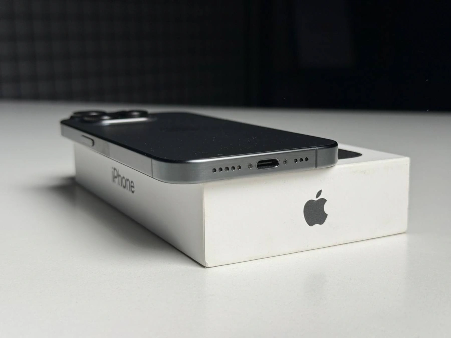 ВЖИВАНИЙ Б/У Apple iPhone 15 Pro 128GB Black Titanium (MTUV3) - Стан: гарний | Акумулятор: 88% | Комплектація: повний | Гарантія: 3 міс.