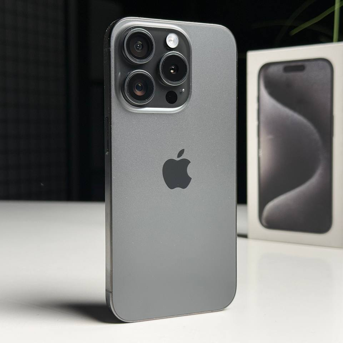 ВЖИВАНИЙ Б/У Apple iPhone 15 Pro 128GB Black Titanium (MTUV3) - Стан: гарний | Акумулятор: 88% | Комплектація: повний | Гарантія: 3 міс.