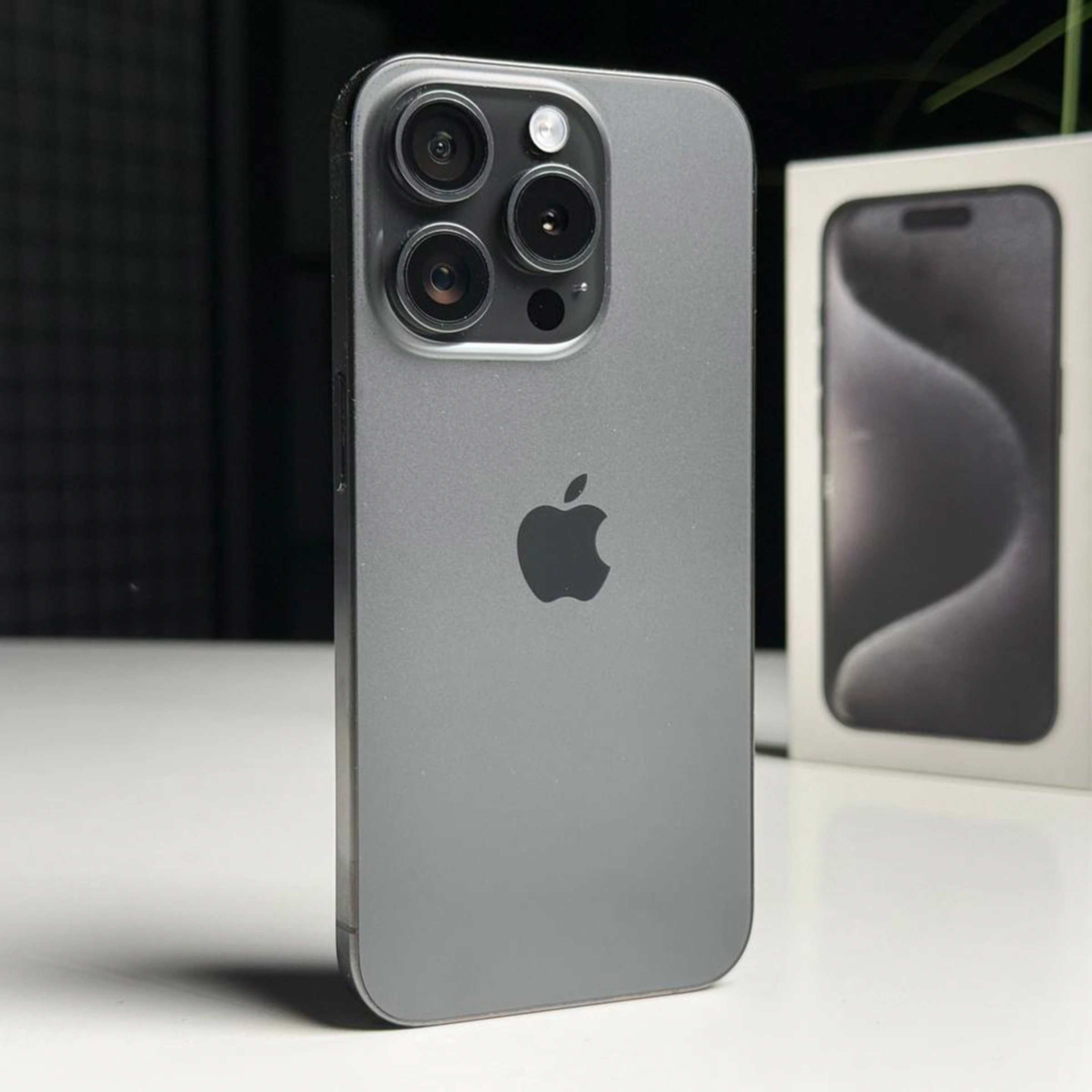 ВЖИВАНИЙ Б/У Apple iPhone 15 Pro 128GB Black Titanium (MTUV3) - Стан: гарний | Акумулятор: 88% | Комплектація: повний | Гарантія: 3 міс.