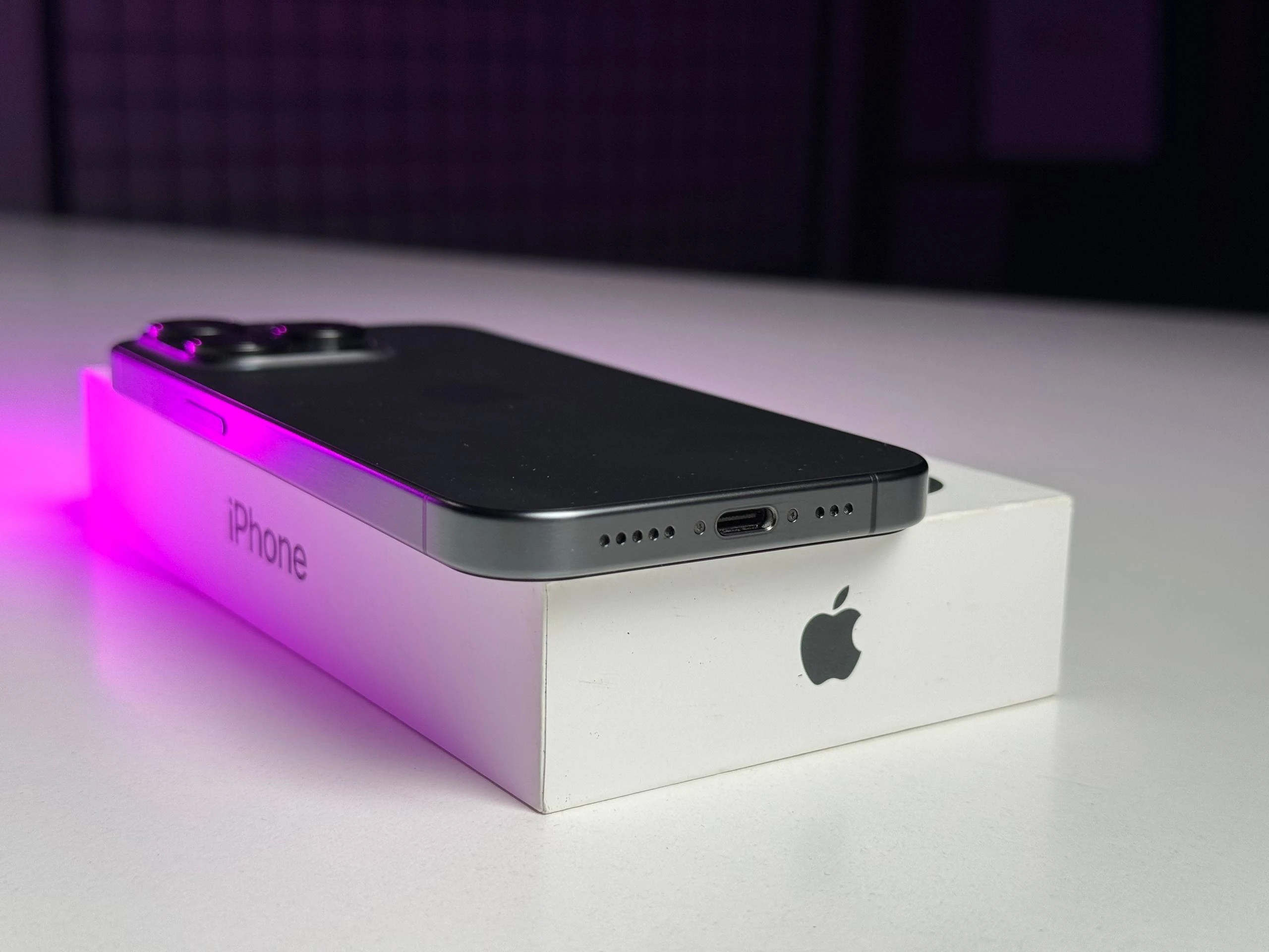 ВЖИВАНИЙ Б/У Apple iPhone 15 Pro 128GB Black Titanium (MTUV3) - Состояние: хороший | Аккумулятор: 89% | Комплектация: полный | Гарантия: 3 мес.