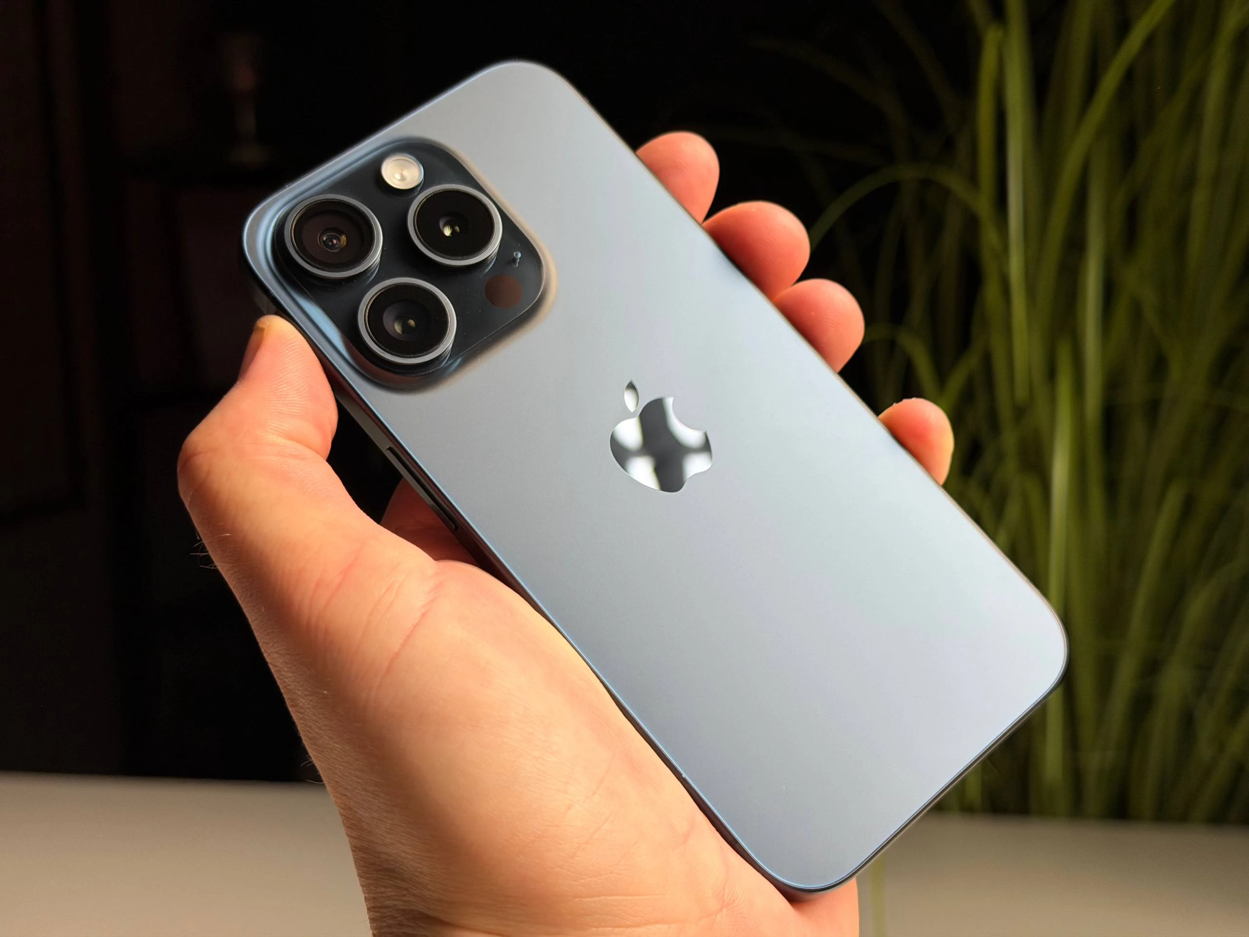 ВЖИВАНИЙ Б/У Apple iPhone 15 Pro 128GB Blue Titanium (MTV03) - Стан: гарний | Акумулятор: 87% | Комплектація: iPhone, кабель | Гарантія: 3 міс.