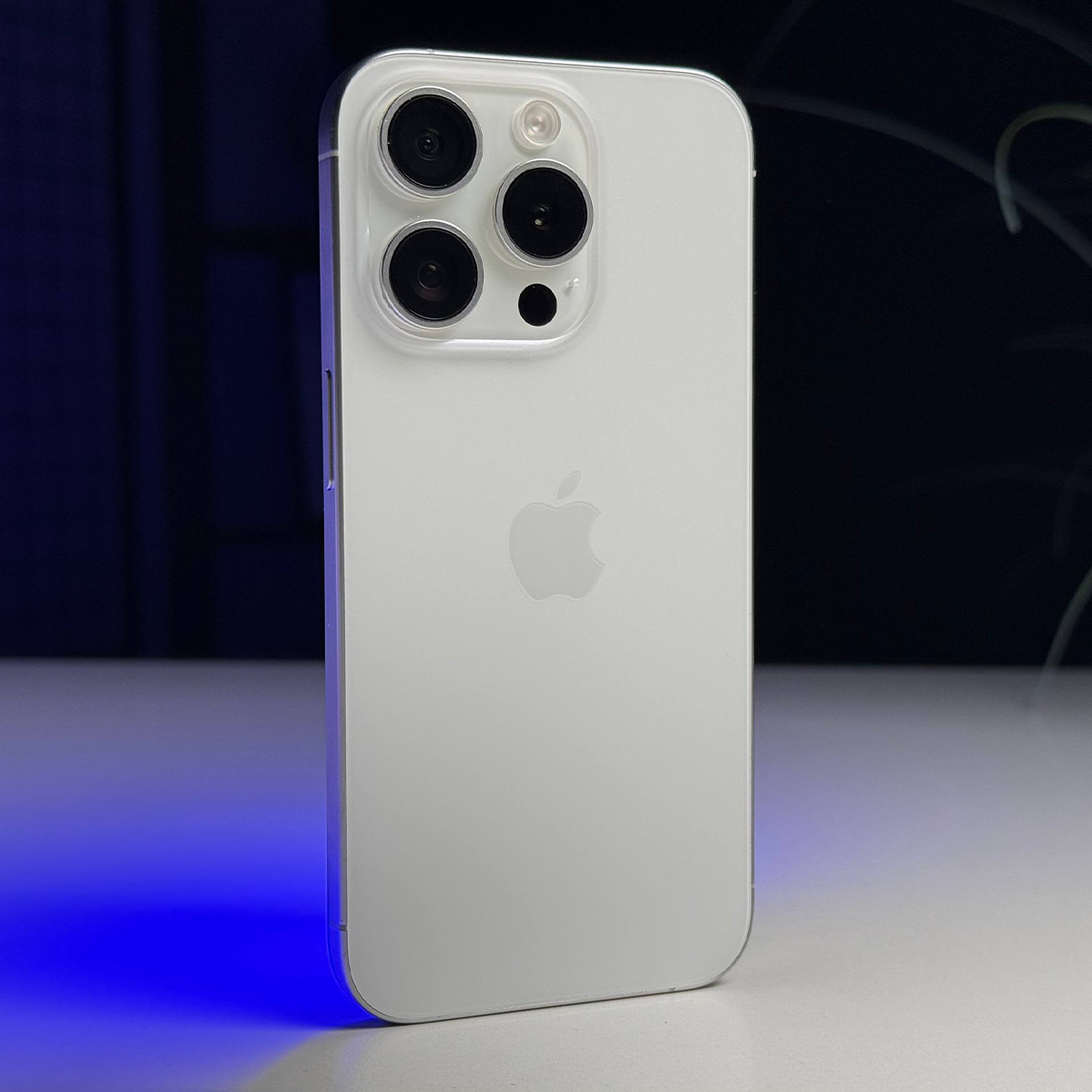 ВЖИВАНИЙ Б/У Apple iPhone 15 Pro 128GB White Titanium (MTUW3) - Стан: гарний | Акумулятор: 89% | Комплектація: iPhone, кабель | Гарантія: 3 міс.