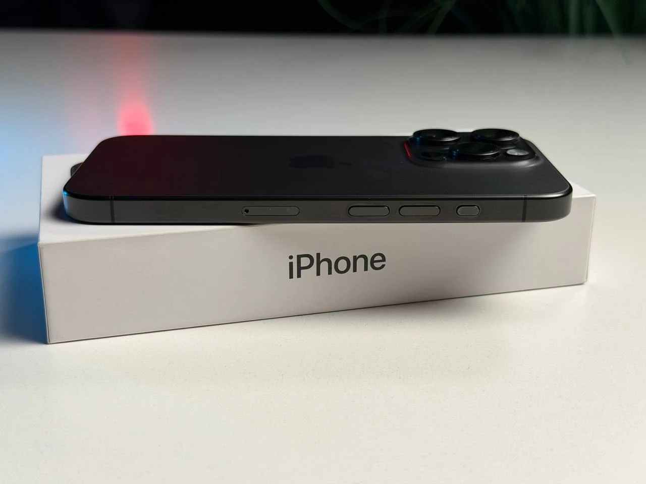 ВЖИВАНИЙ Б/У Apple iPhone 15 Pro 256GB Black Titanium (MTV13) - Стан: гарний | Акумулятор: 87% | Комплектація: повний | Гарантія: 3 міс.