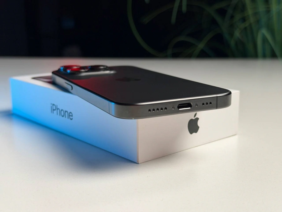 ВЖИВАНИЙ Б/У Apple iPhone 15 Pro 256GB Black Titanium (MTV13) - Стан: гарний | Акумулятор: 87% | Комплектація: повний | Гарантія: 3 міс.