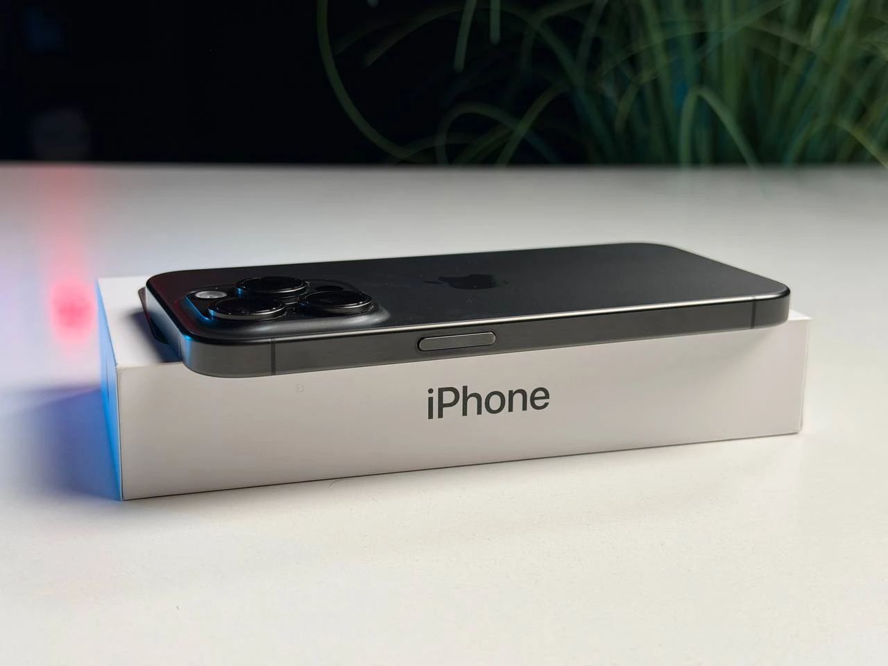 ВЖИВАНИЙ Б/У Apple iPhone 15 Pro 256GB Black Titanium (MTV13) - Стан: гарний | Акумулятор: 87% | Комплектація: повний | Гарантія: 3 міс.