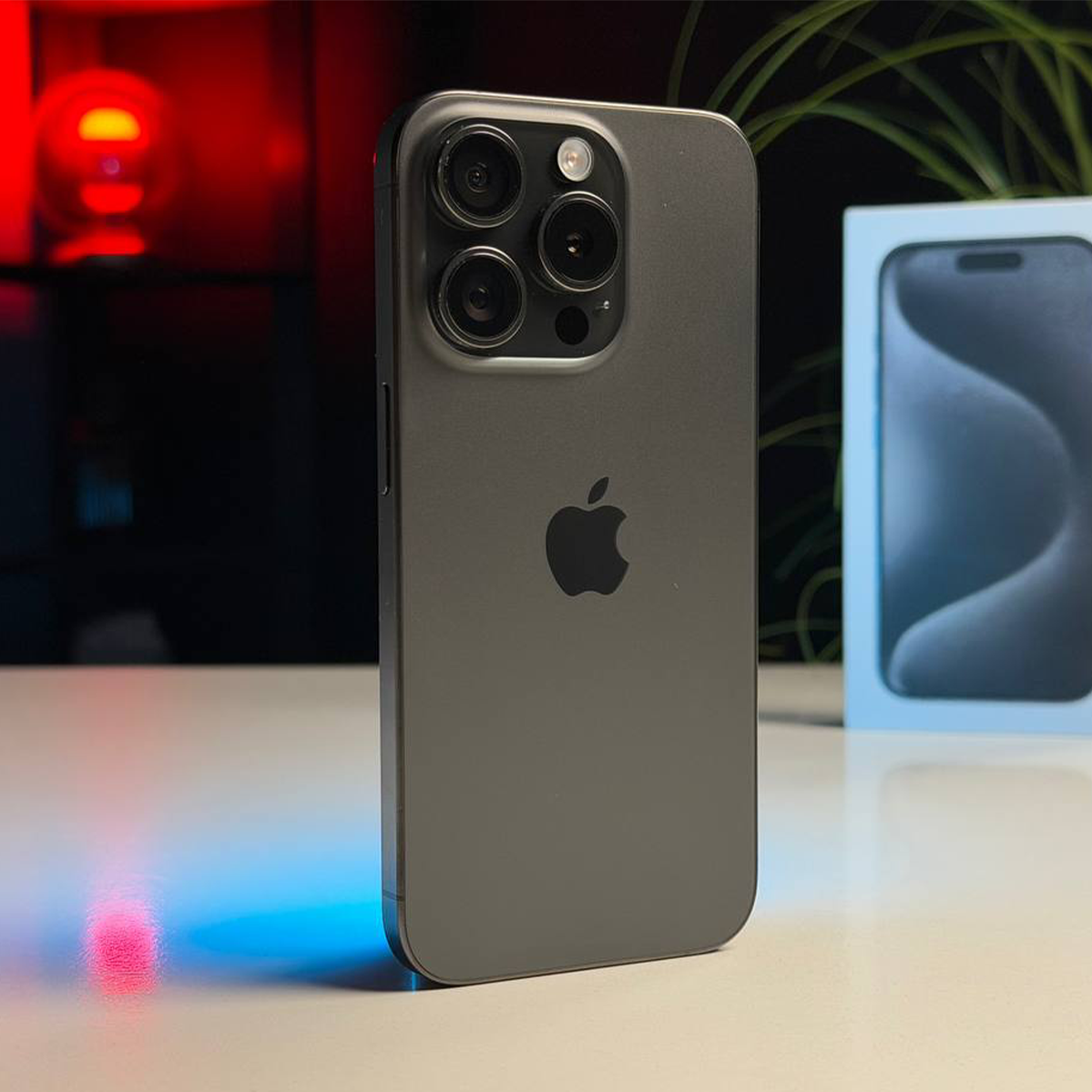 ВЖИВАНИЙ Б/У Apple iPhone 15 Pro 256GB Black Titanium (MTV13) - Стан: гарний | Акумулятор: 87% | Комплектація: повний | Гарантія: 3 міс.