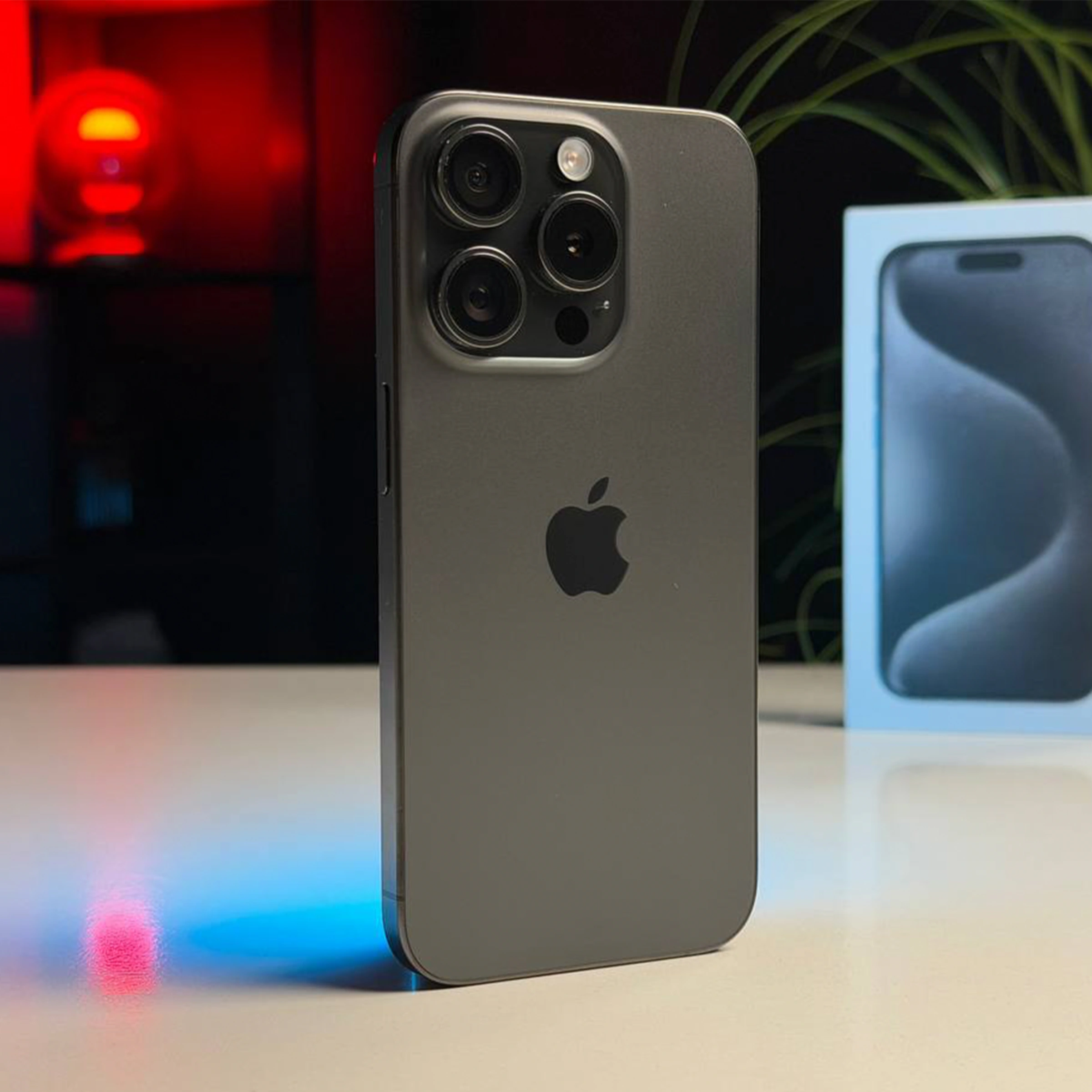 ВЖИВАНИЙ Б/У Apple iPhone 15 Pro 256GB Black Titanium (MTV13) - Стан: гарний | Акумулятор: 87% | Комплектація: повний | Гарантія: 3 міс.