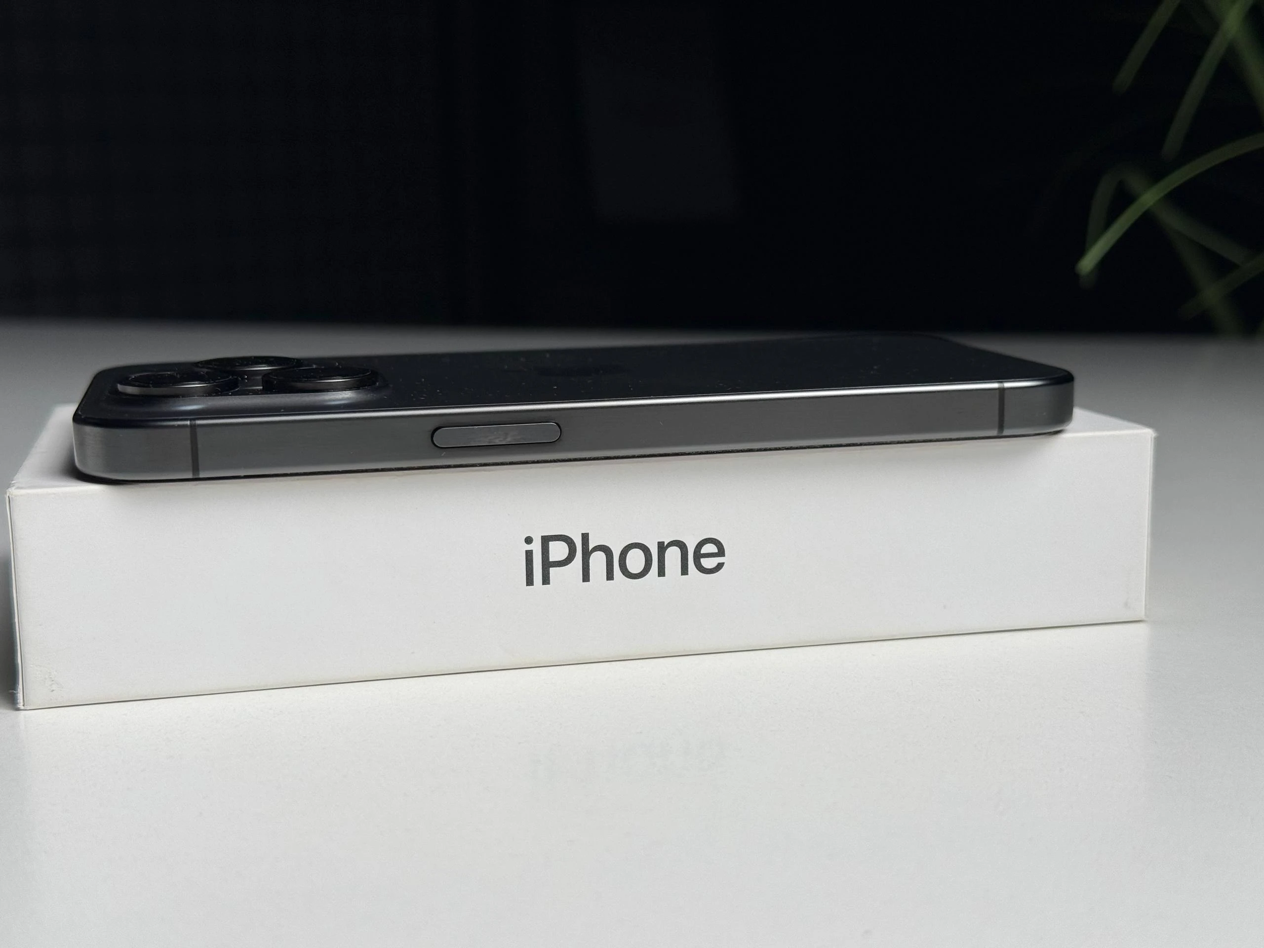 ВЖИВАНИЙ Б/У Apple iPhone 15 Pro 256GB Black Titanium (MTV13) - Стан: гарний | Акумулятор: 87% | Комплектація: повний | Гарантія: 3 міс.