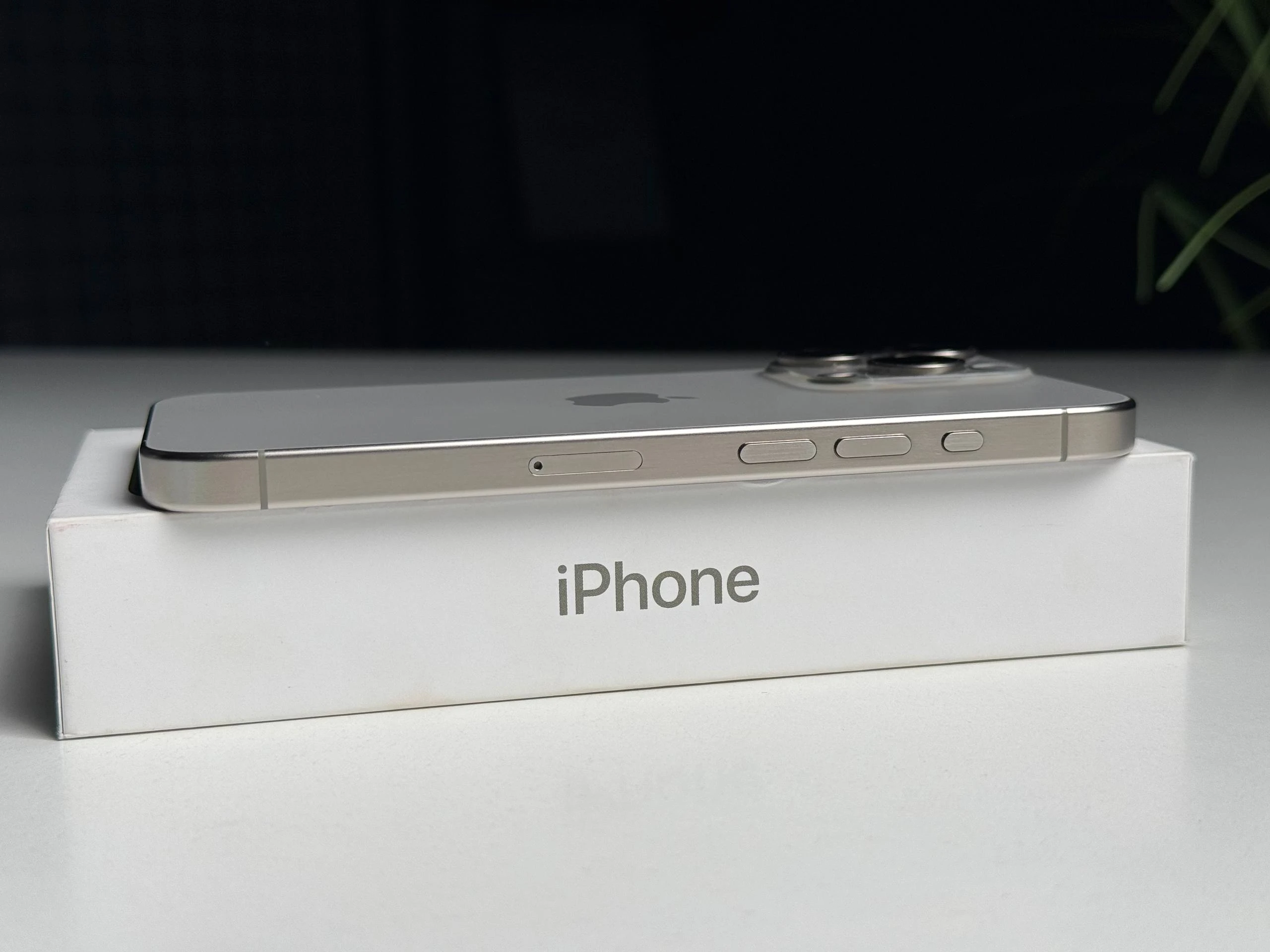 ВЖИВАНИЙ Б/У Apple iPhone 15 Pro 256GB Natural Titanium (MTV53) - Состояние: идеальный | Аккумулятор: 89% | Комплектация: полный | Гарантия: 3 мес.