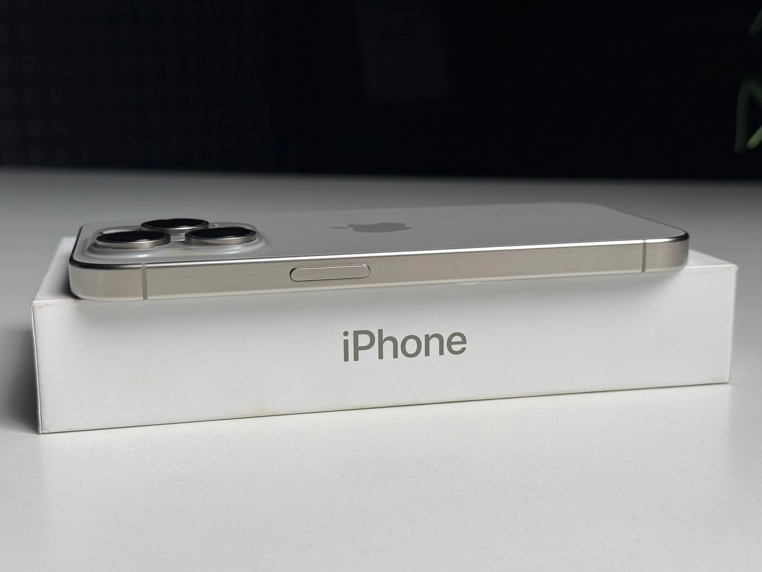 ВЖИВАНИЙ Б/У Apple iPhone 15 Pro 256GB Natural Titanium (MTV53) - Состояние: идеальный | Аккумулятор: 89% | Комплектация: полный | Гарантия: 3 мес.