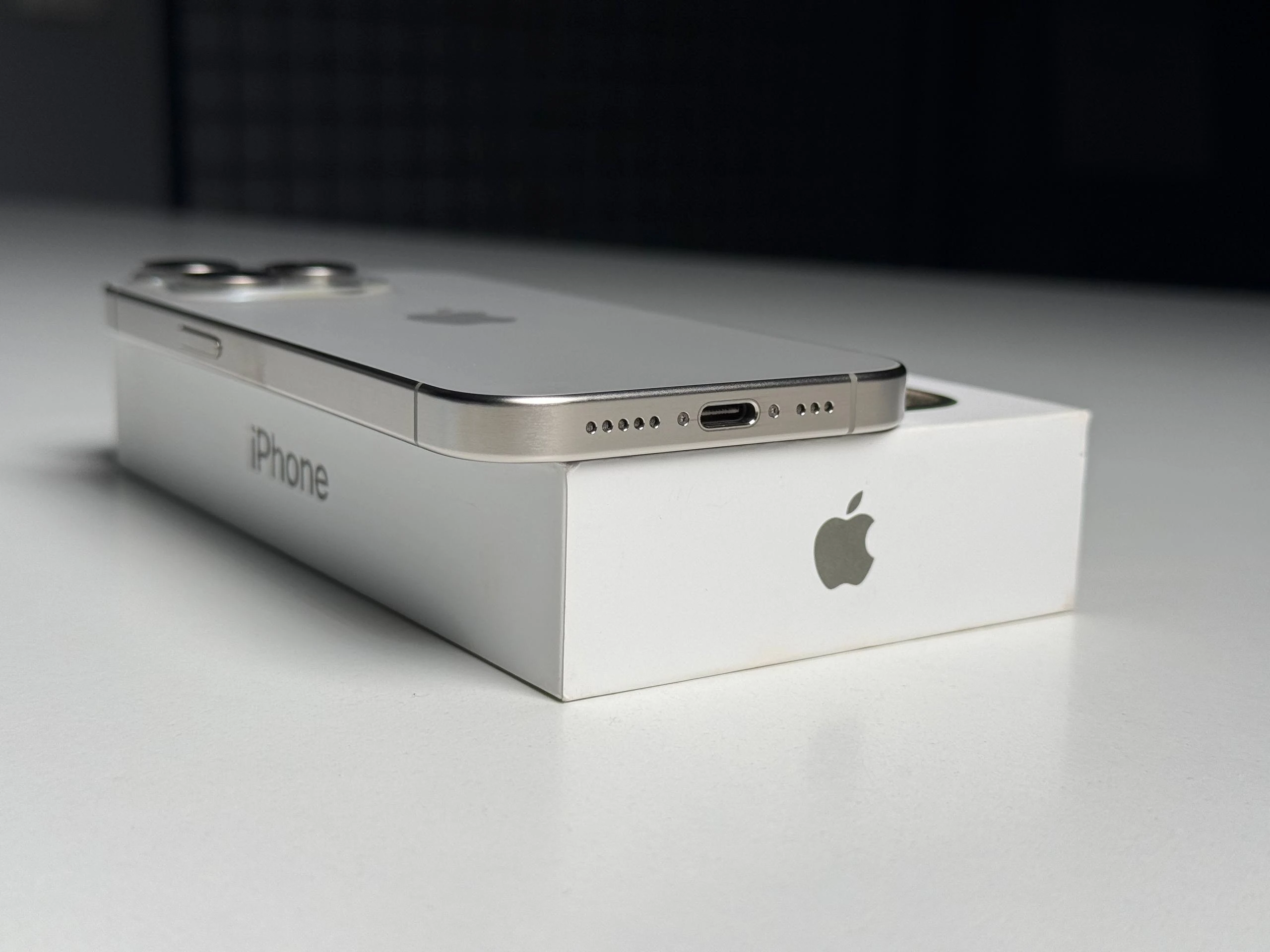 ВЖИВАНИЙ Б/У Apple iPhone 15 Pro 256GB Natural Titanium (MTV53) - Состояние: идеальный | Аккумулятор: 89% | Комплектация: полный | Гарантия: 3 мес.