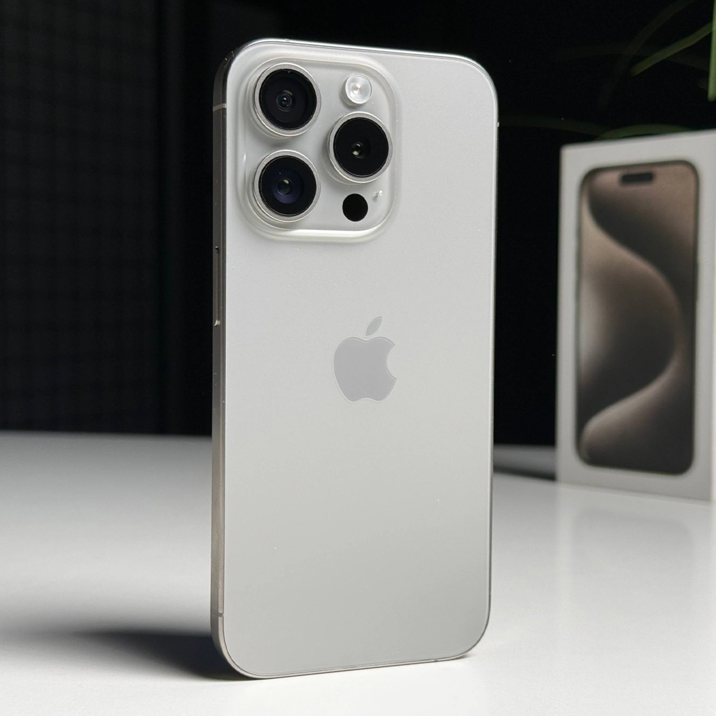 ВЖИВАНИЙ Б/У Apple iPhone 15 Pro 256GB Natural Titanium (MTV53) - Стан: ідеальний | Акумулятор: 89% | Комплектація: повний | Гарантія: 3 міс.