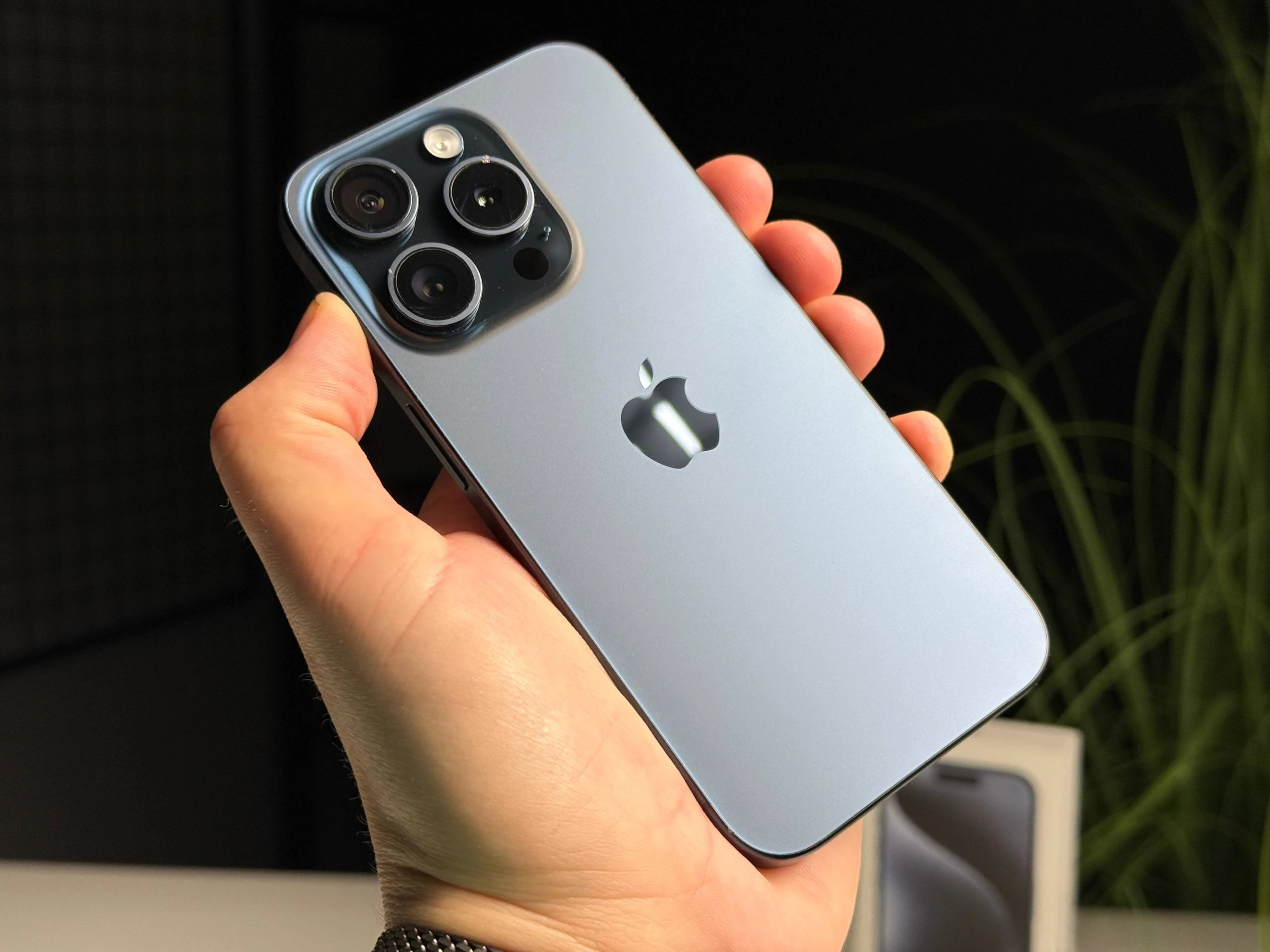 ВЖИВАНИЙ Б/У Apple iPhone 15 Pro 512GB Blue Titanium (MTVA3) - Стан: гарний | Акумулятор: 87% | Комплектація: повний | Гарантія: 3 міс.