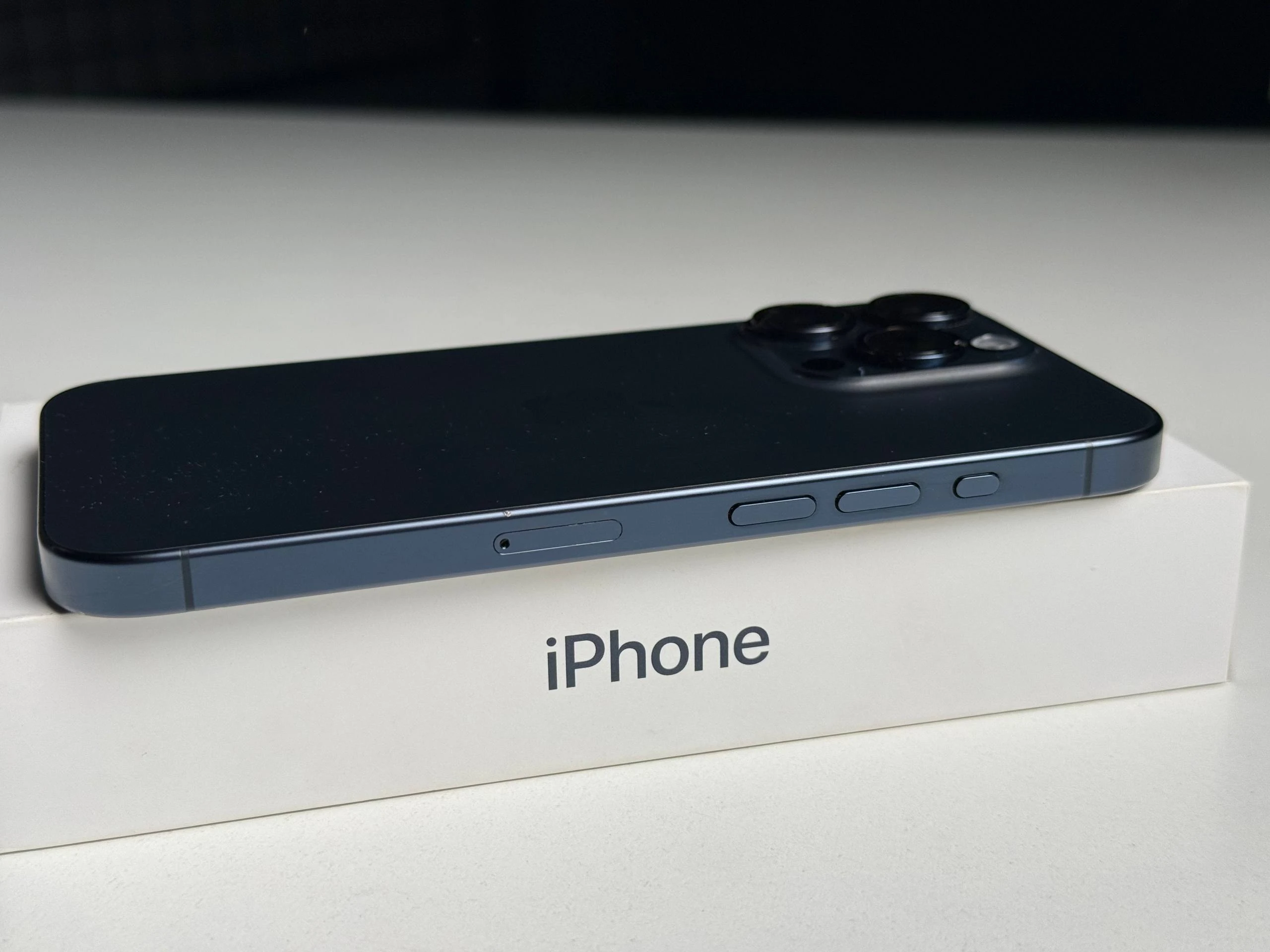 ВЖИВАНИЙ Б/У Apple iPhone 15 Pro 512GB Blue Titanium (MTVA3) - Стан: гарний | Акумулятор: 87% | Комплектація: повний | Гарантія: 3 міс.