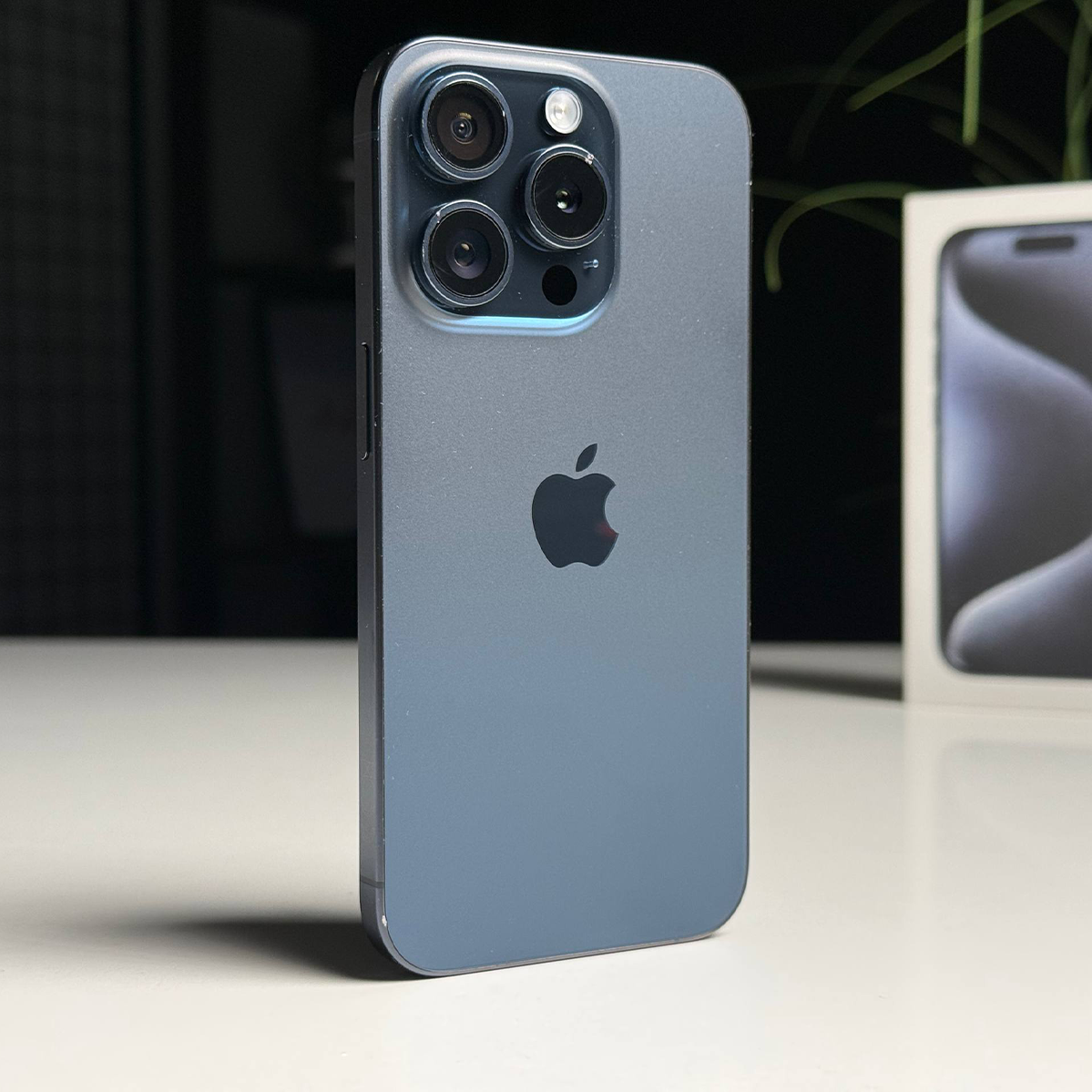 ВЖИВАНИЙ Б/У Apple iPhone 15 Pro 512GB Blue Titanium (MTVA3) - Стан: гарний | Акумулятор: 87% | Комплектація: повний | Гарантія: 3 міс.
